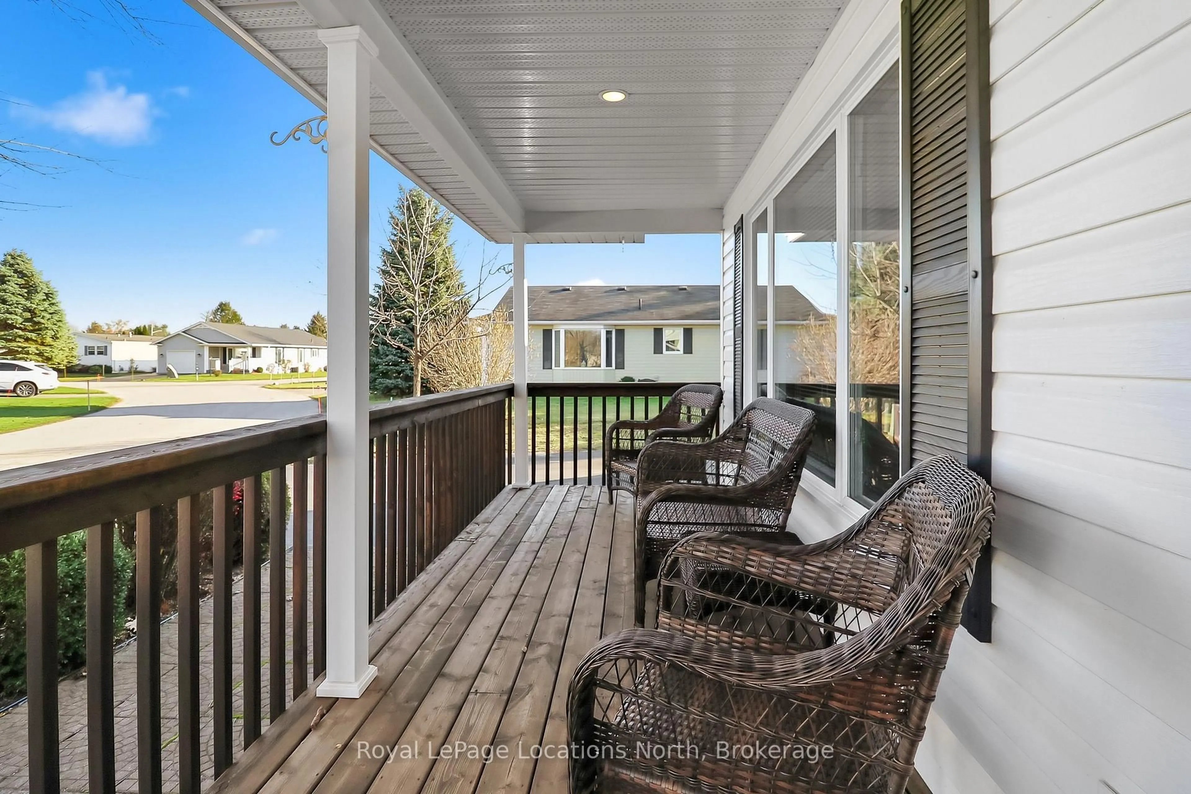 Patio, water/lake/river/ocean view for 24 Kentucky Ave, Wasaga Beach Ontario L9Z 3A8