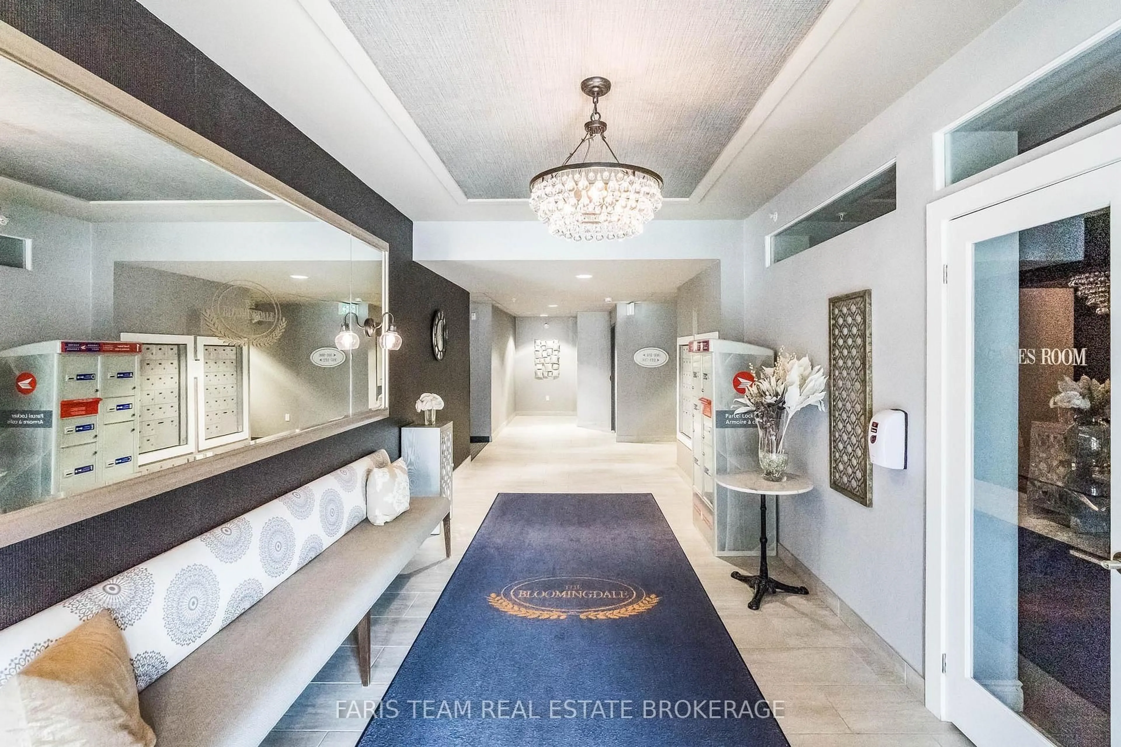 Indoor foyer for 40 Ferndale Dr #210, Barrie Ontario L4N 2L3