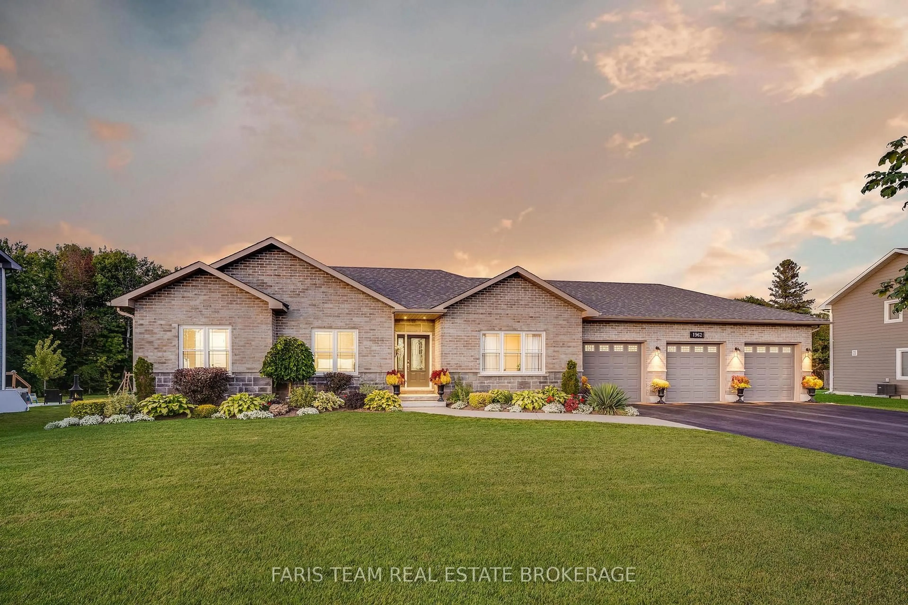 Home with brick exterior material, street for 1962 Elana Dr, Severn Ontario L3V 0C2