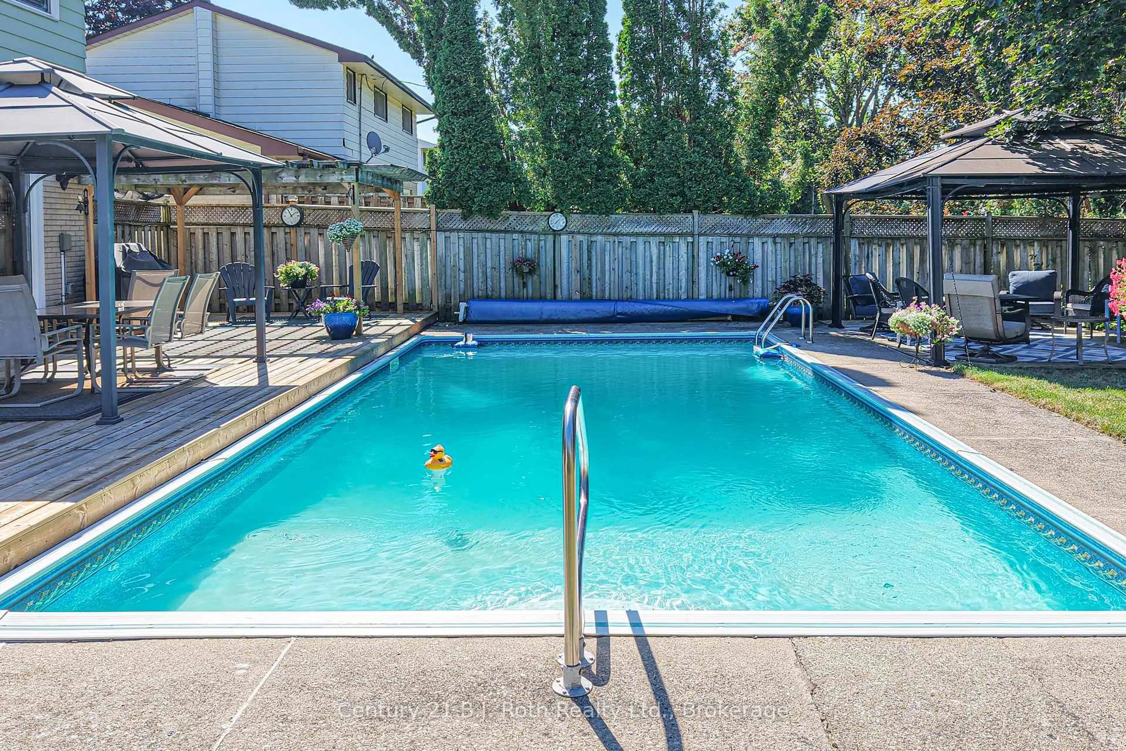 Pool for 215 Park St, Orillia Ontario L3V 5V7