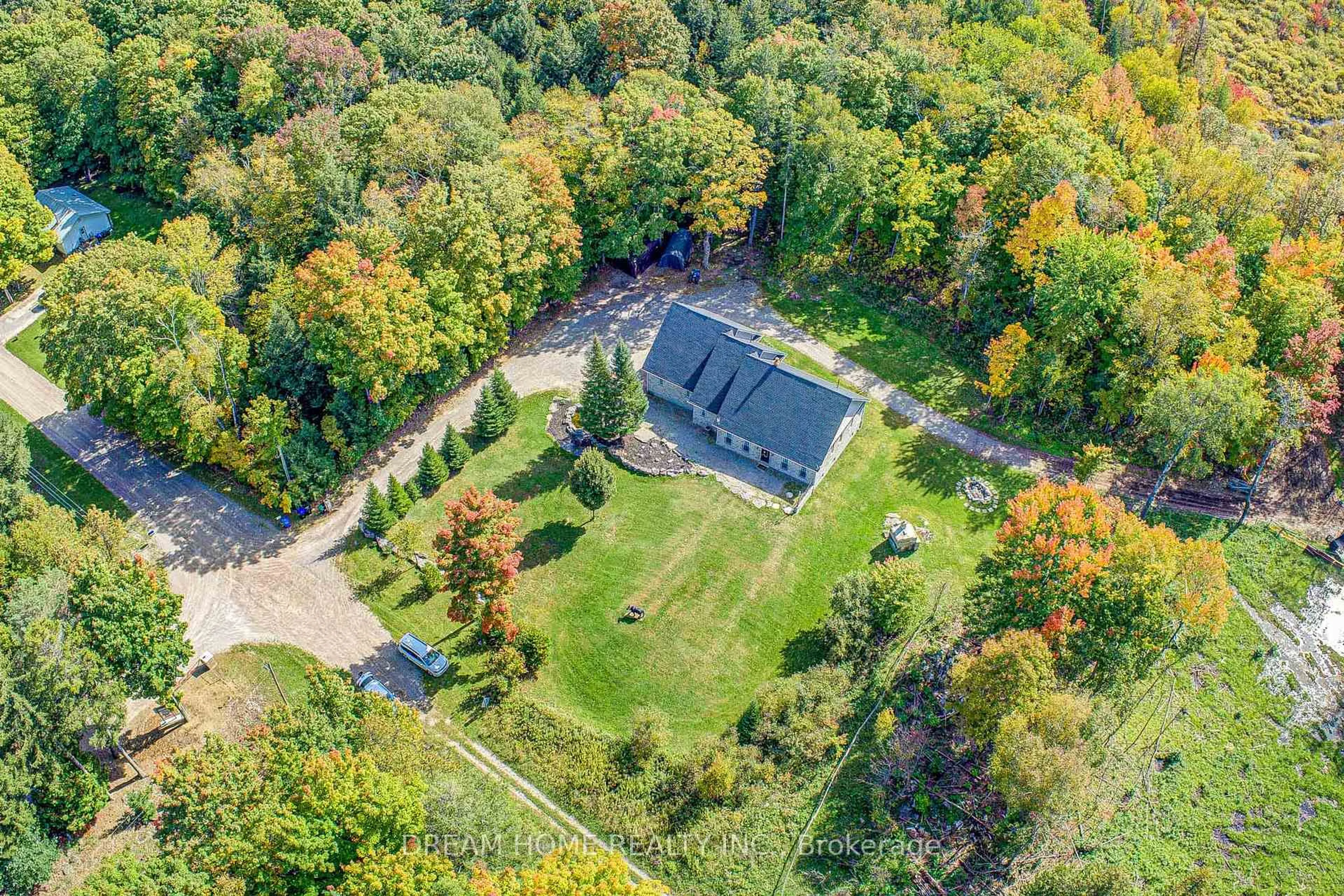 A pic from outside/outdoor area/front of a property/back of a property/a pic from drone, unknown for 1119 Sajnovic Pl, Ramara Ontario L3V 0L8