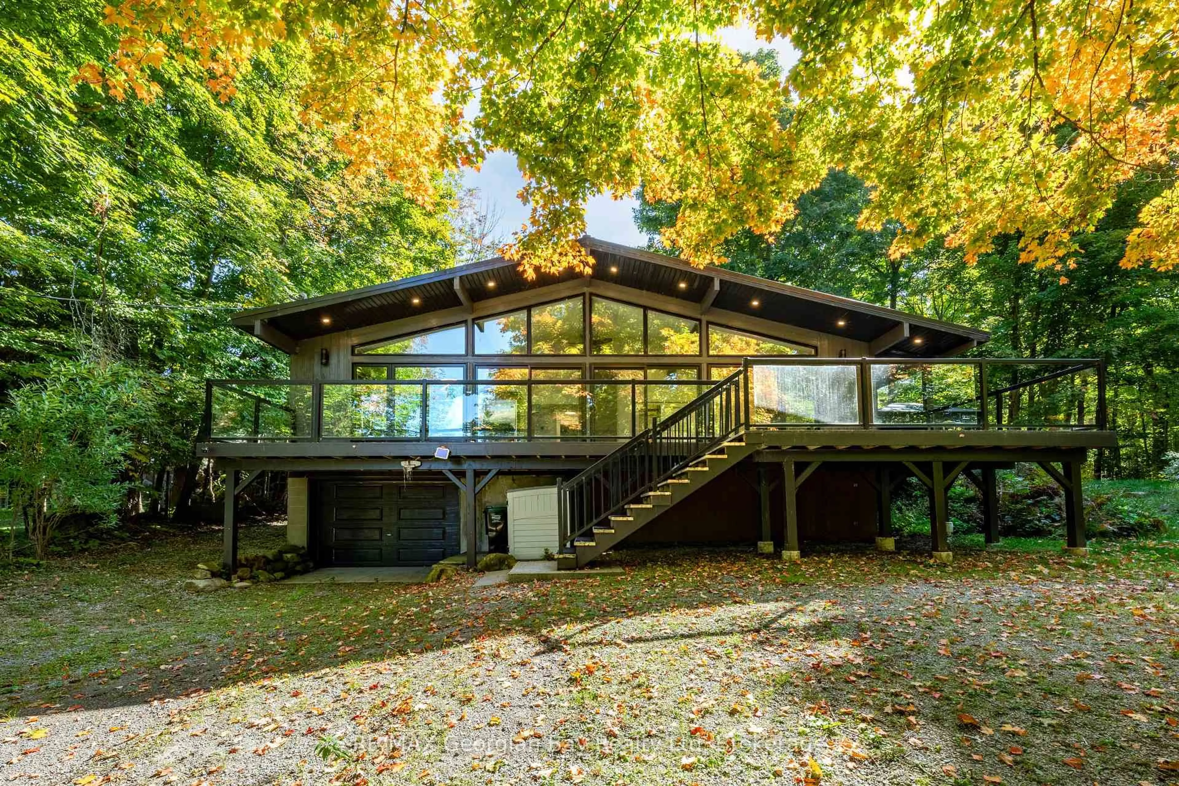 Unknown for 1745 Twin Oaks Cres, Severn Ontario L0K 1E0