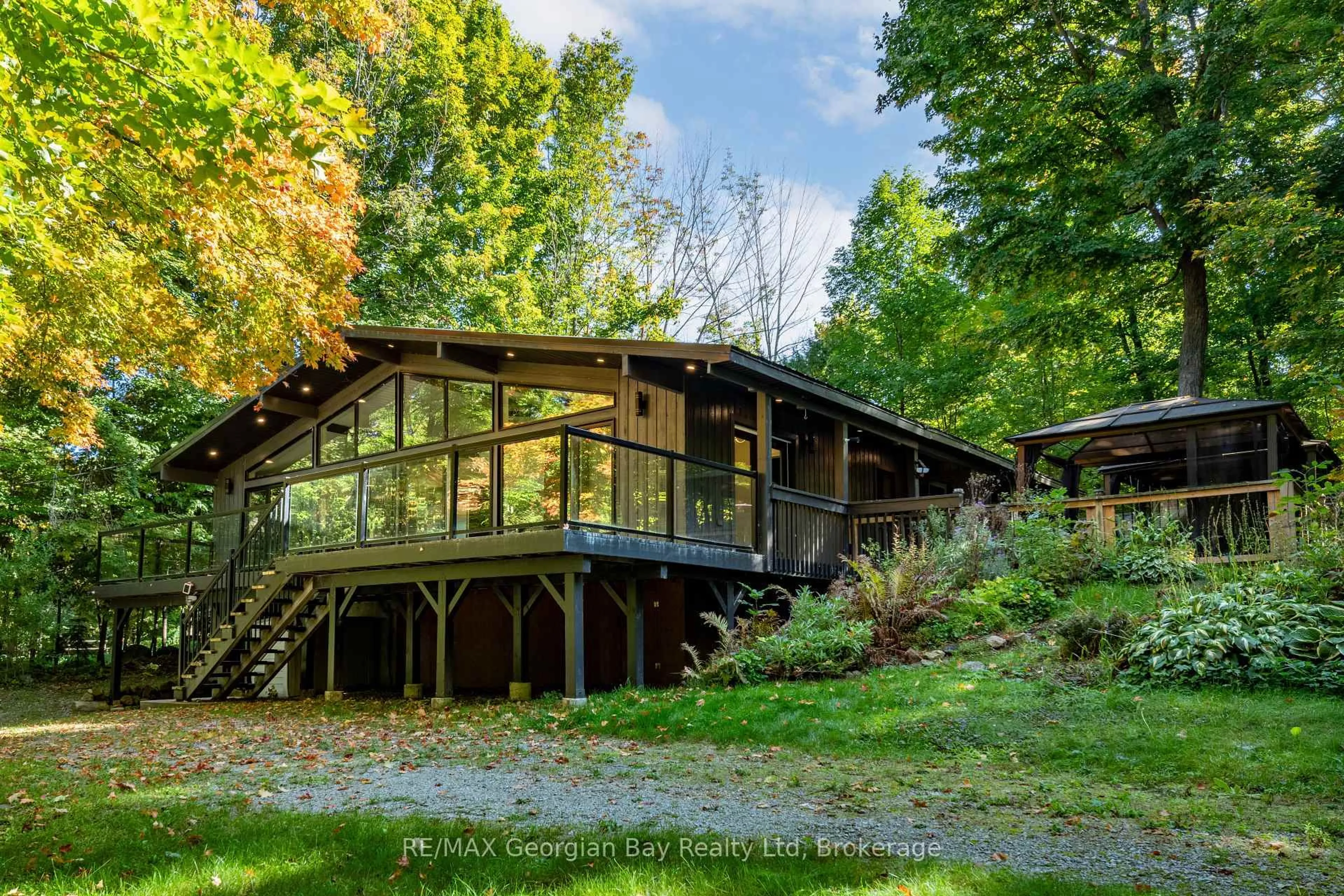 Unknown for 1745 Twin Oaks Cres, Severn Ontario L0K 1E0