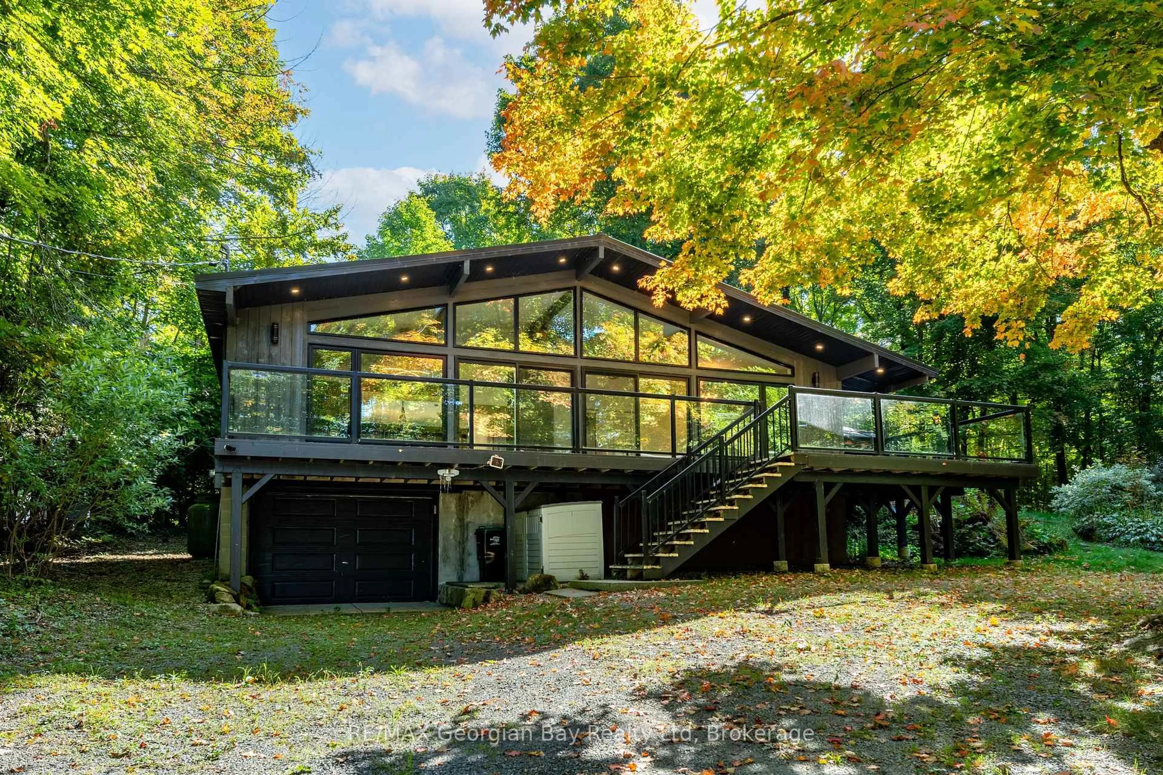 Unknown for 1745 Twin Oaks Cres, Severn Ontario L0K 1E0