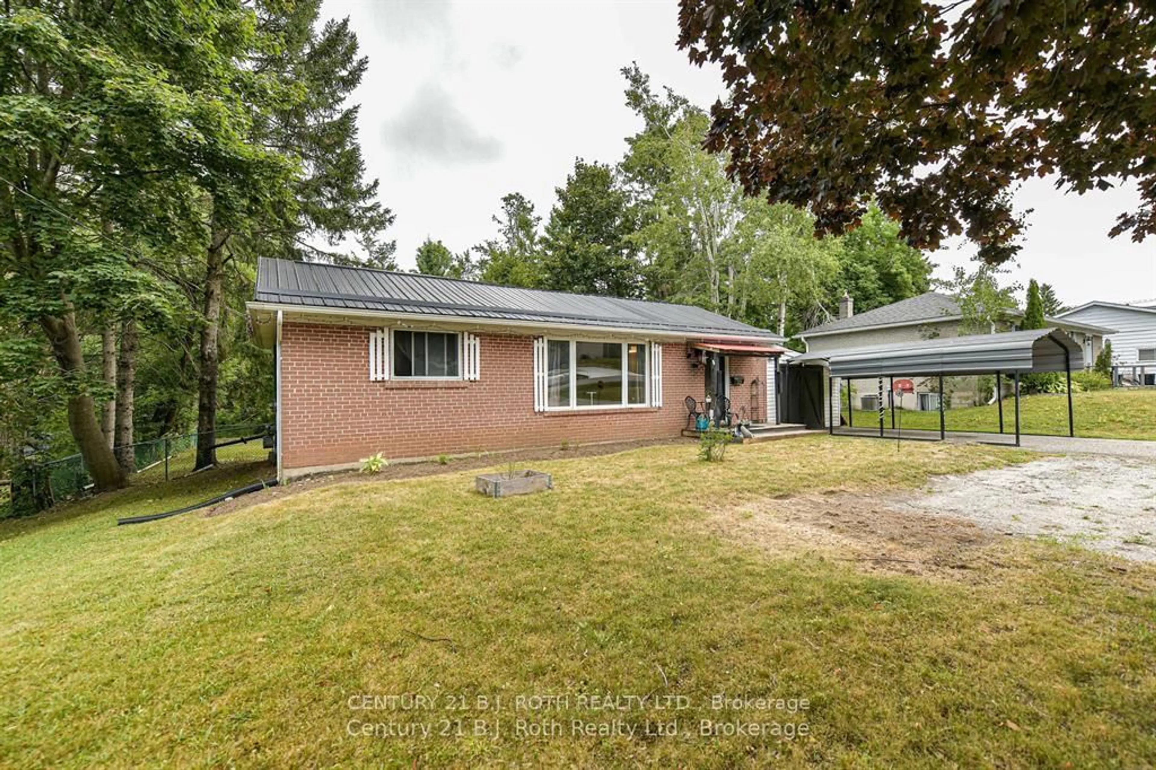 Home with brick exterior material, street for 29 Quinn Ave, Orillia Ontario L3V 3H6