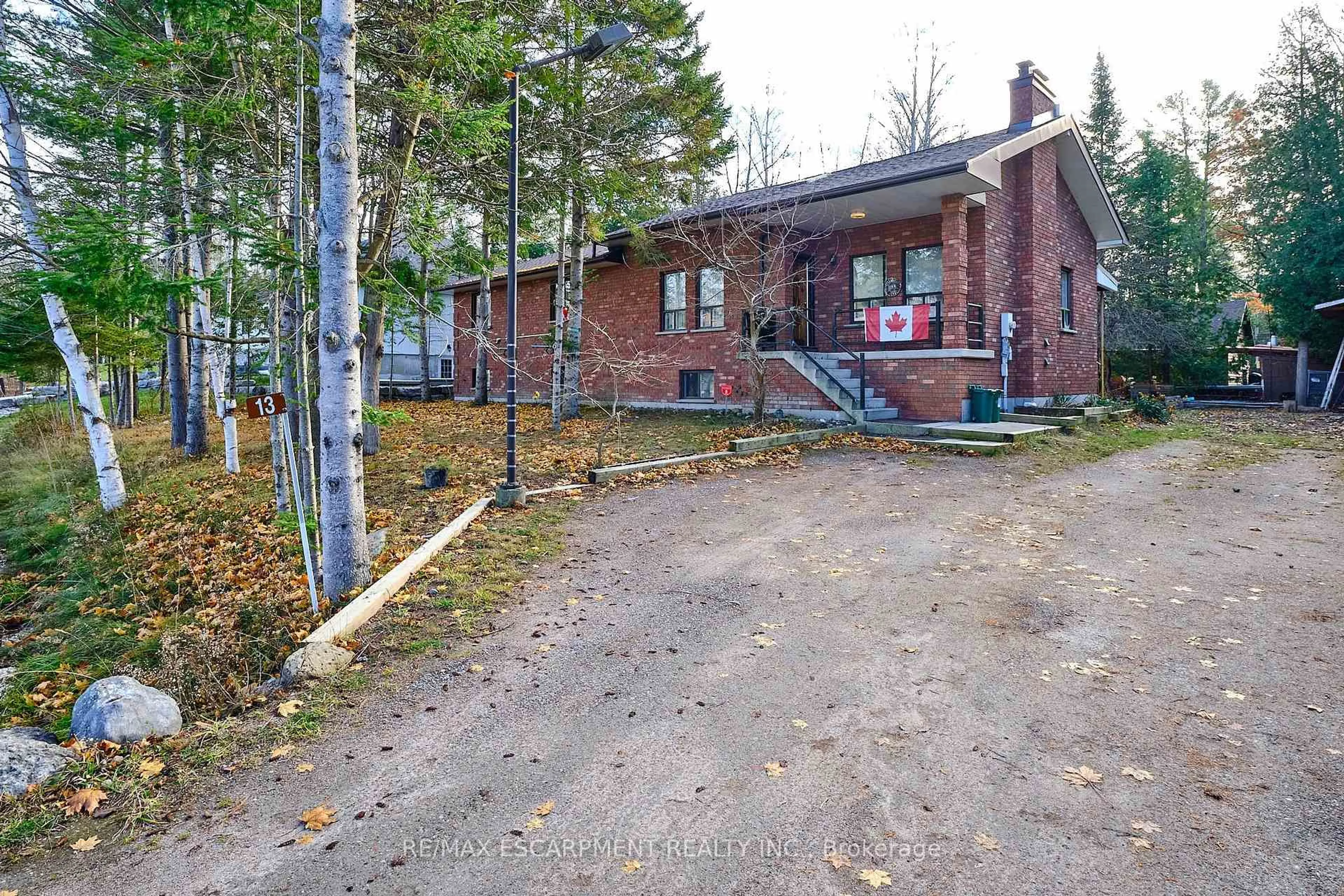 A pic from outside/outdoor area/front of a property/back of a property/a pic from drone, unknown for 13 Balsam Ave, Tiny Ontario L0L 2T0