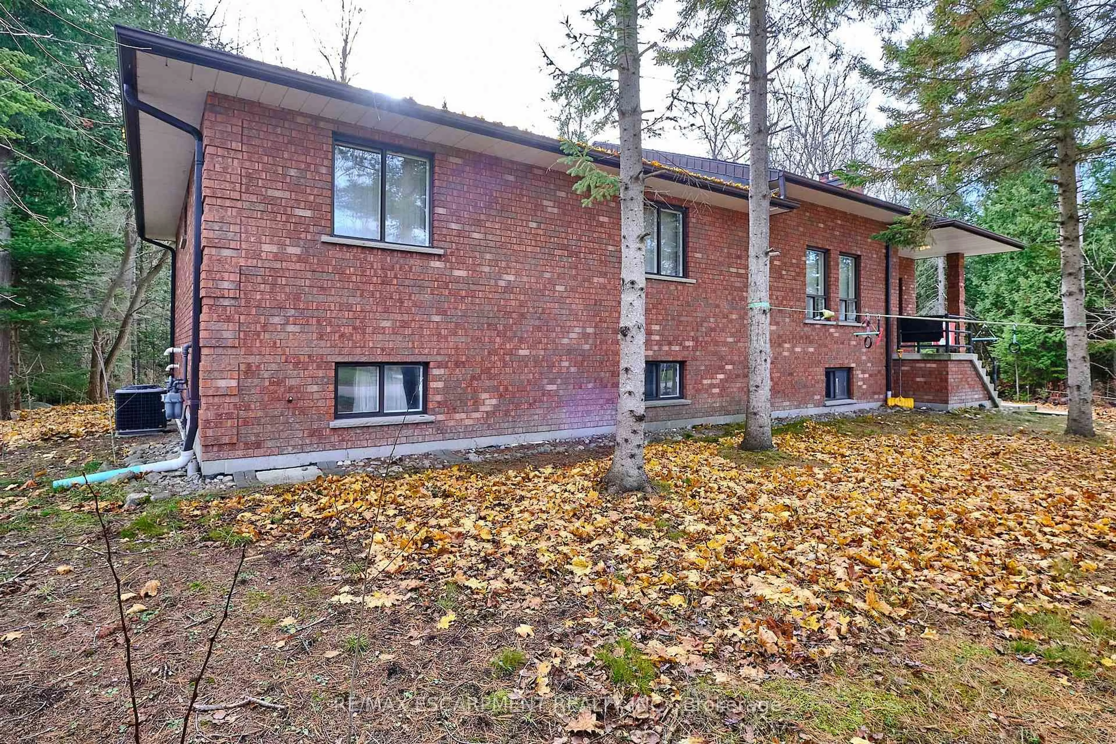 Home with brick exterior material, unknown for 13 Balsam Ave, Tiny Ontario L0L 2T0