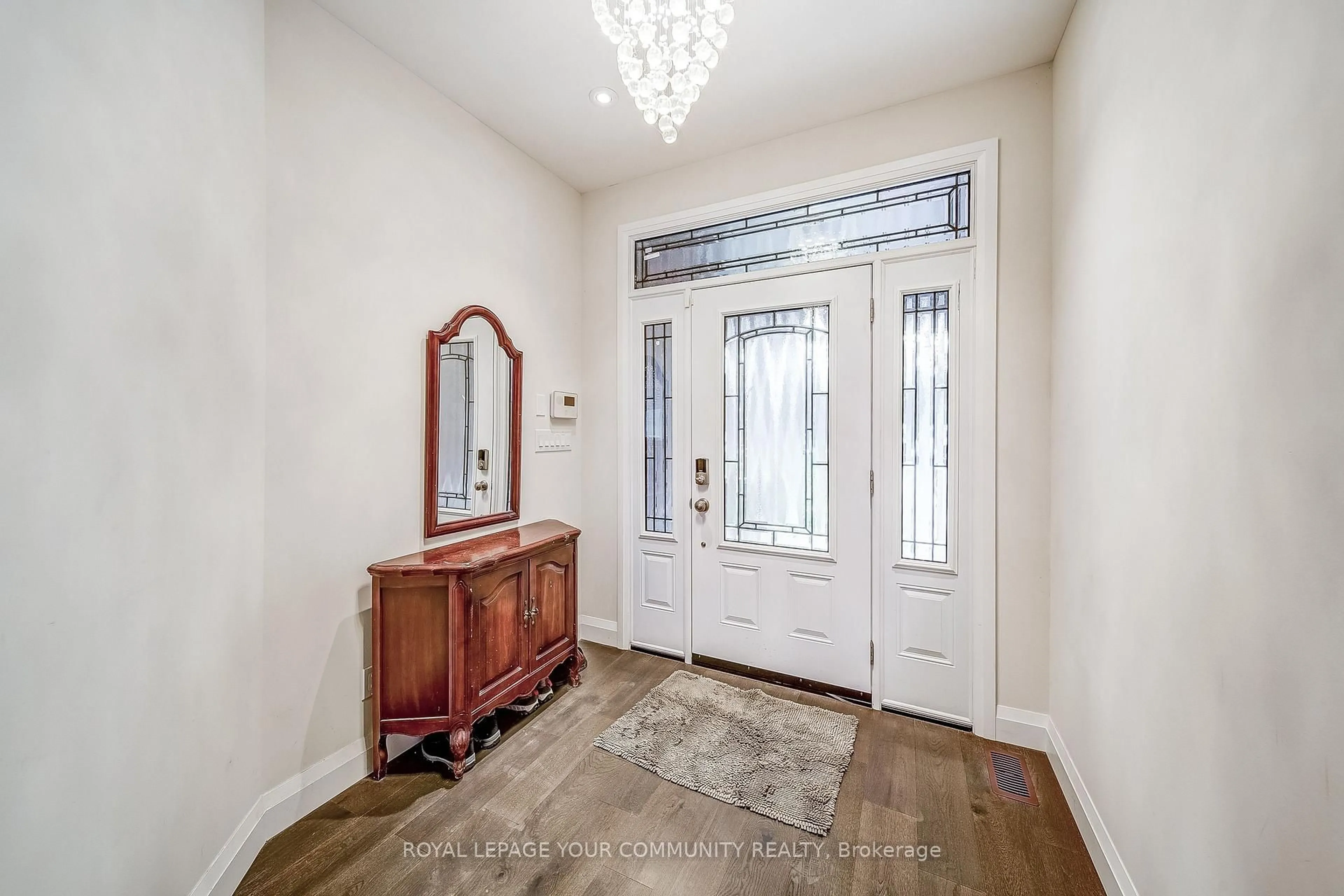 Indoor entryway for 4098 Concession 12 Sunnidale Rd, Clearview Ontario L0M 1S0