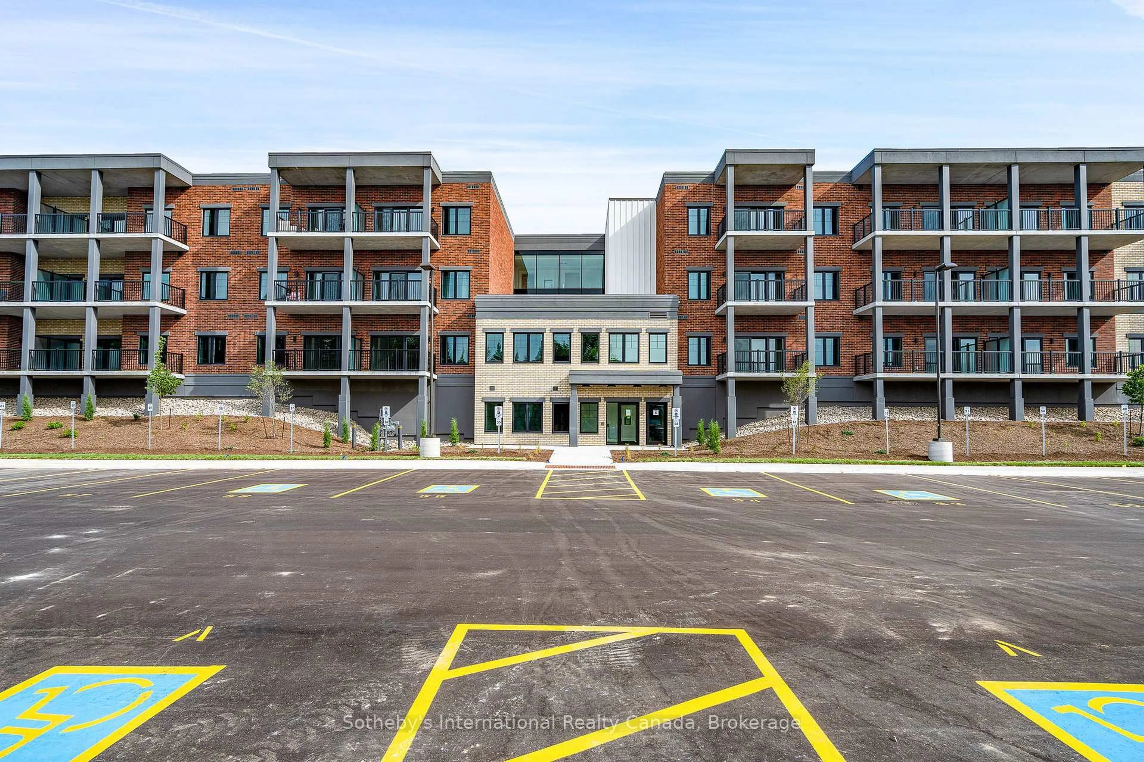 Unknown for 121 Mary St #322, Clearview Ontario L0M 1G0