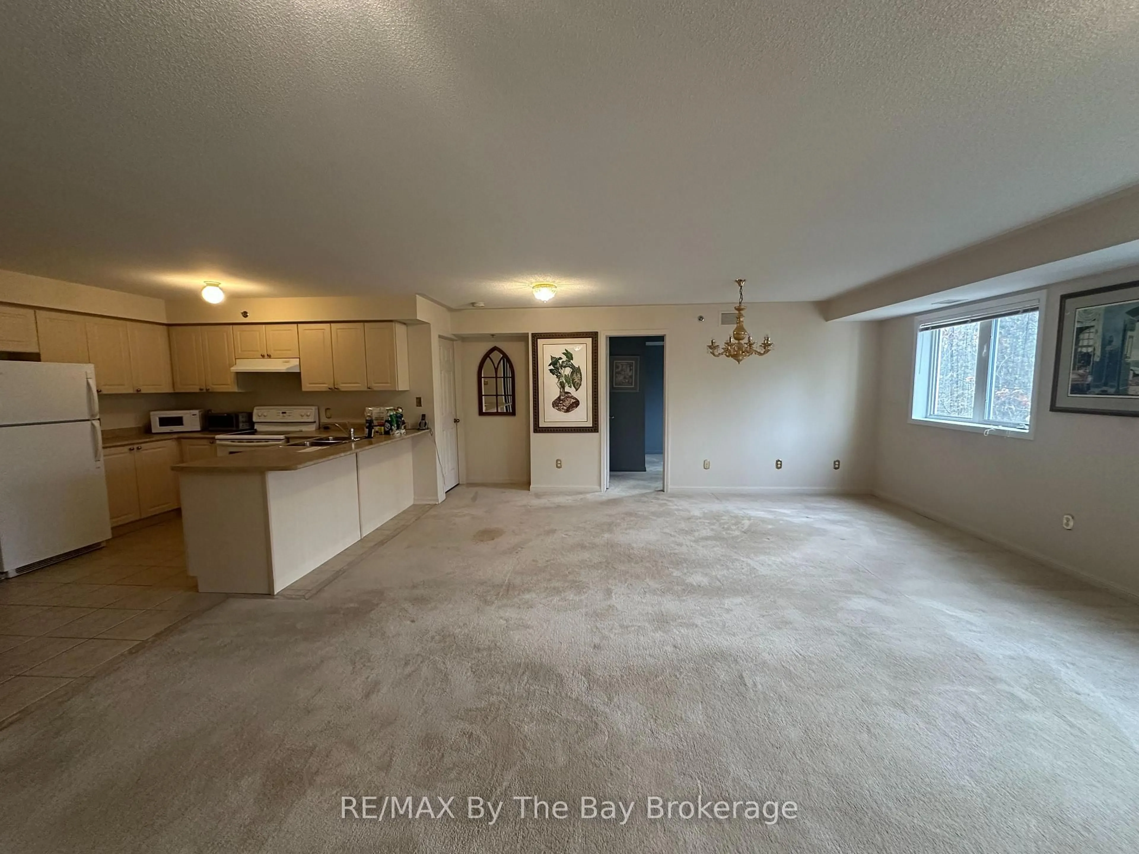 A pic of a room for 16 Westbury Rd #202, Wasaga Beach Ontario L9Z 0B8