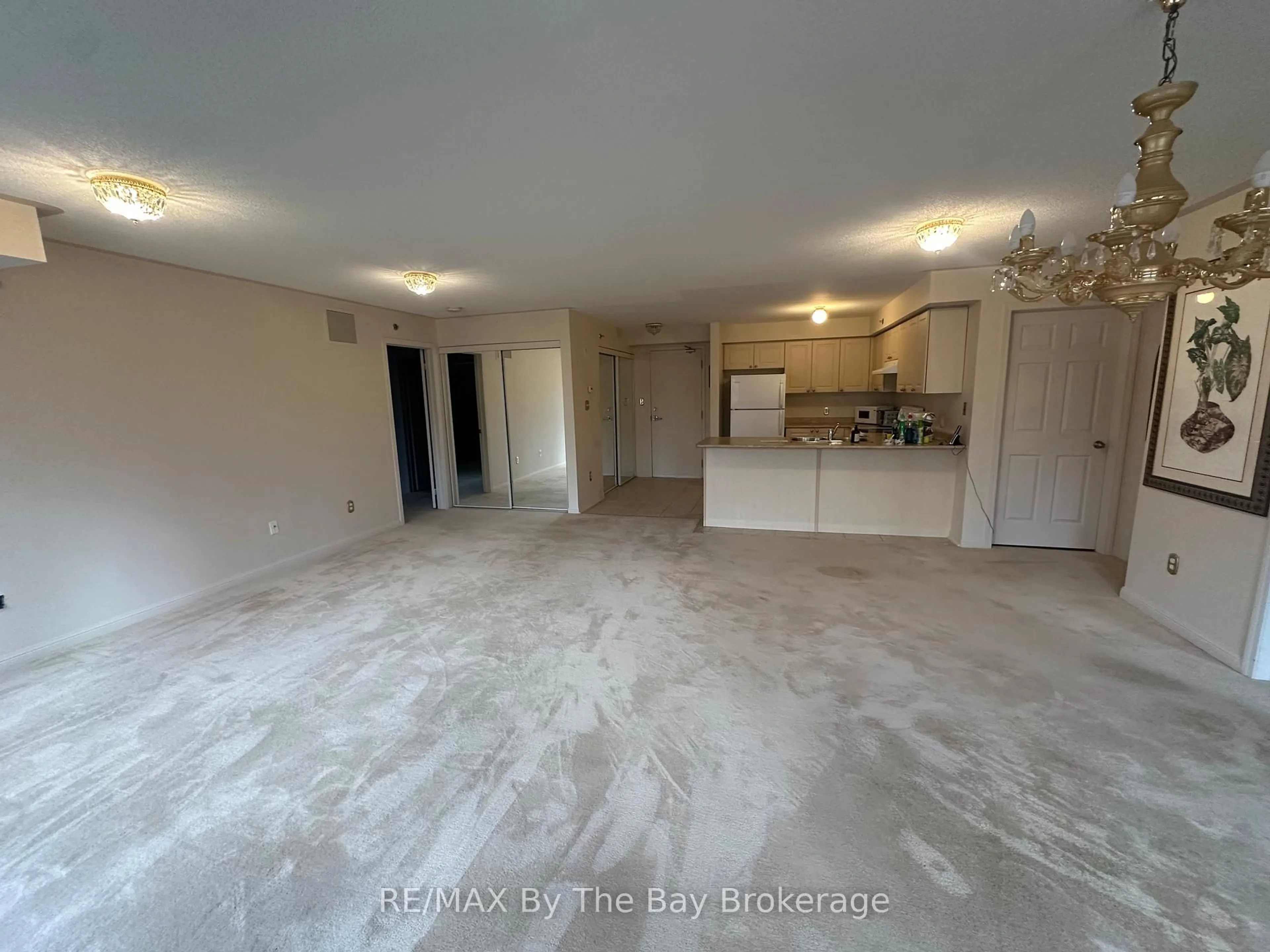 A pic of a room for 16 Westbury Rd #202, Wasaga Beach Ontario L9Z 0B8