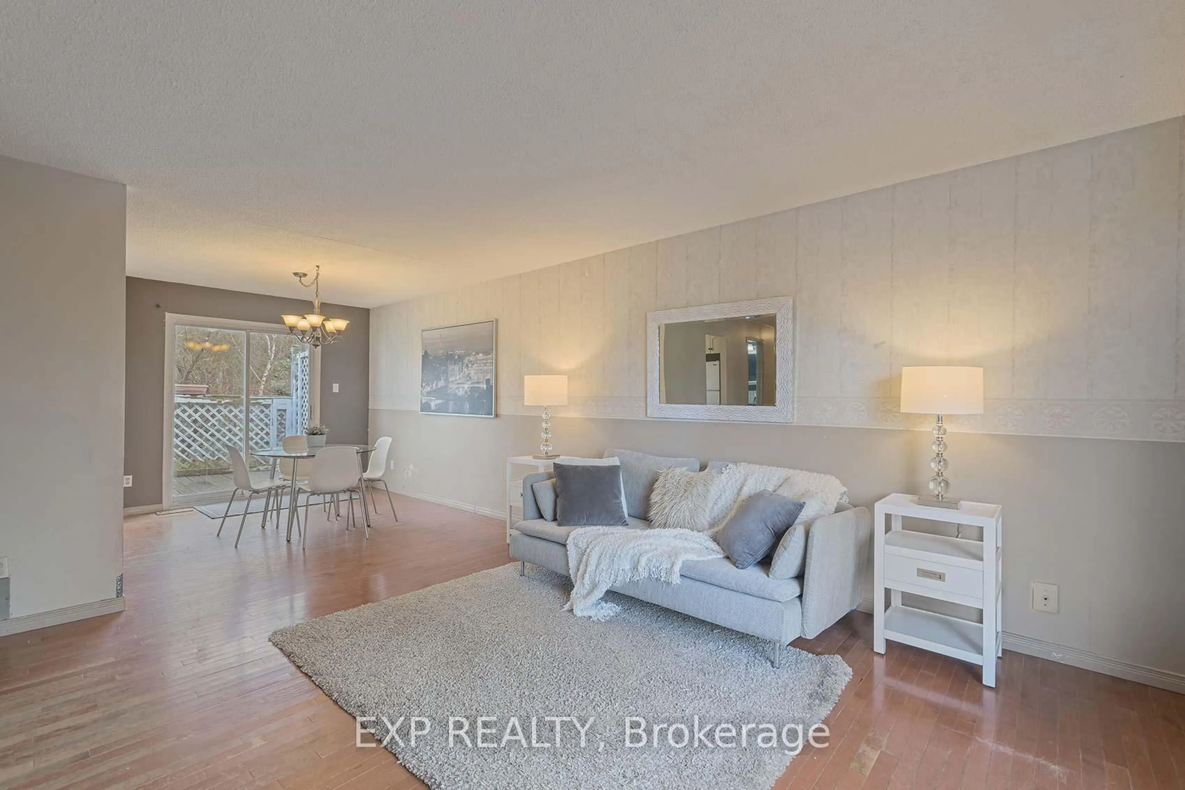 Living room with furniture, unknown for 310 Crawford St, Barrie Ontario L4N 3W8