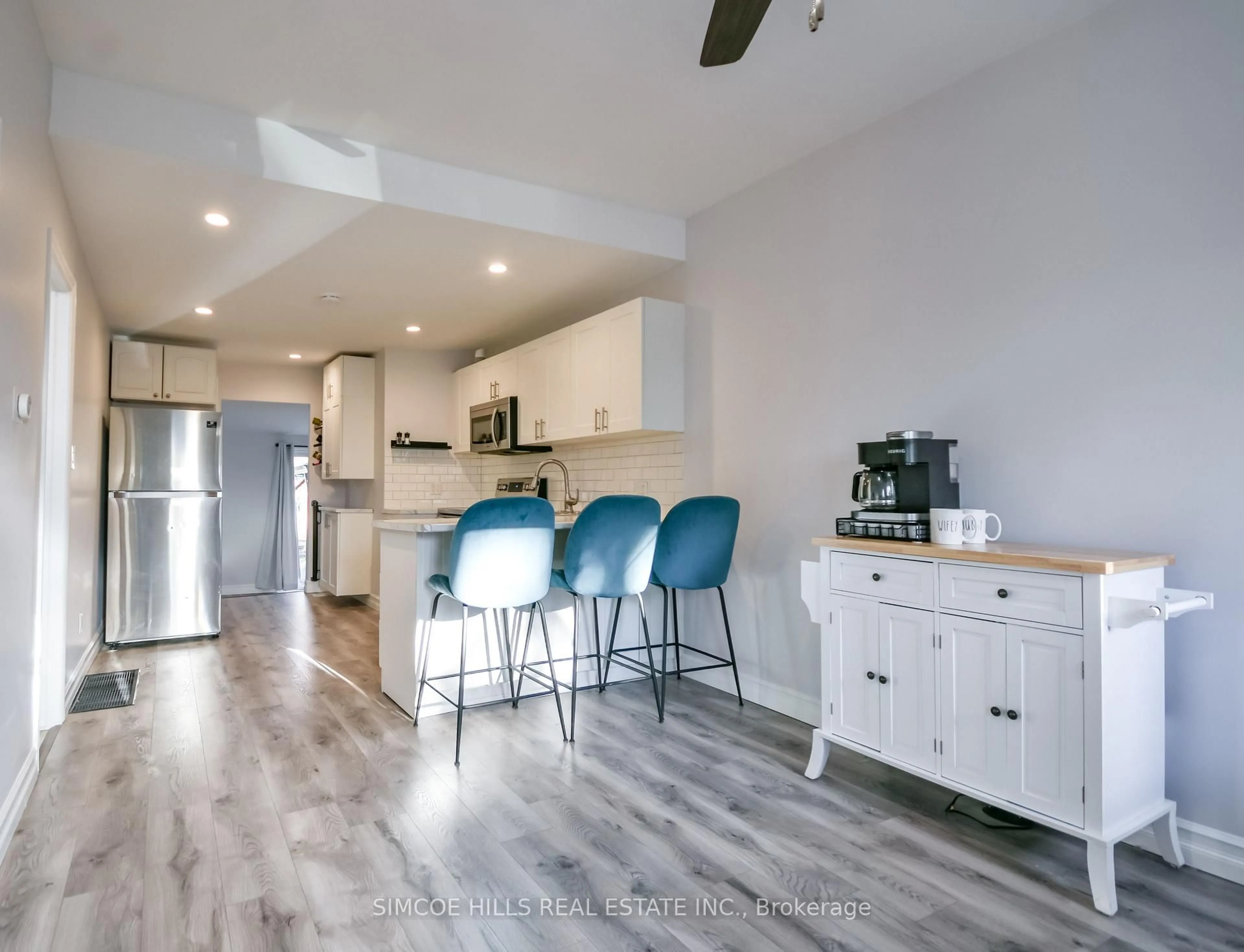 Open concept kitchen, unknown for 134 Victoria St, Orillia Ontario L3V 2W2