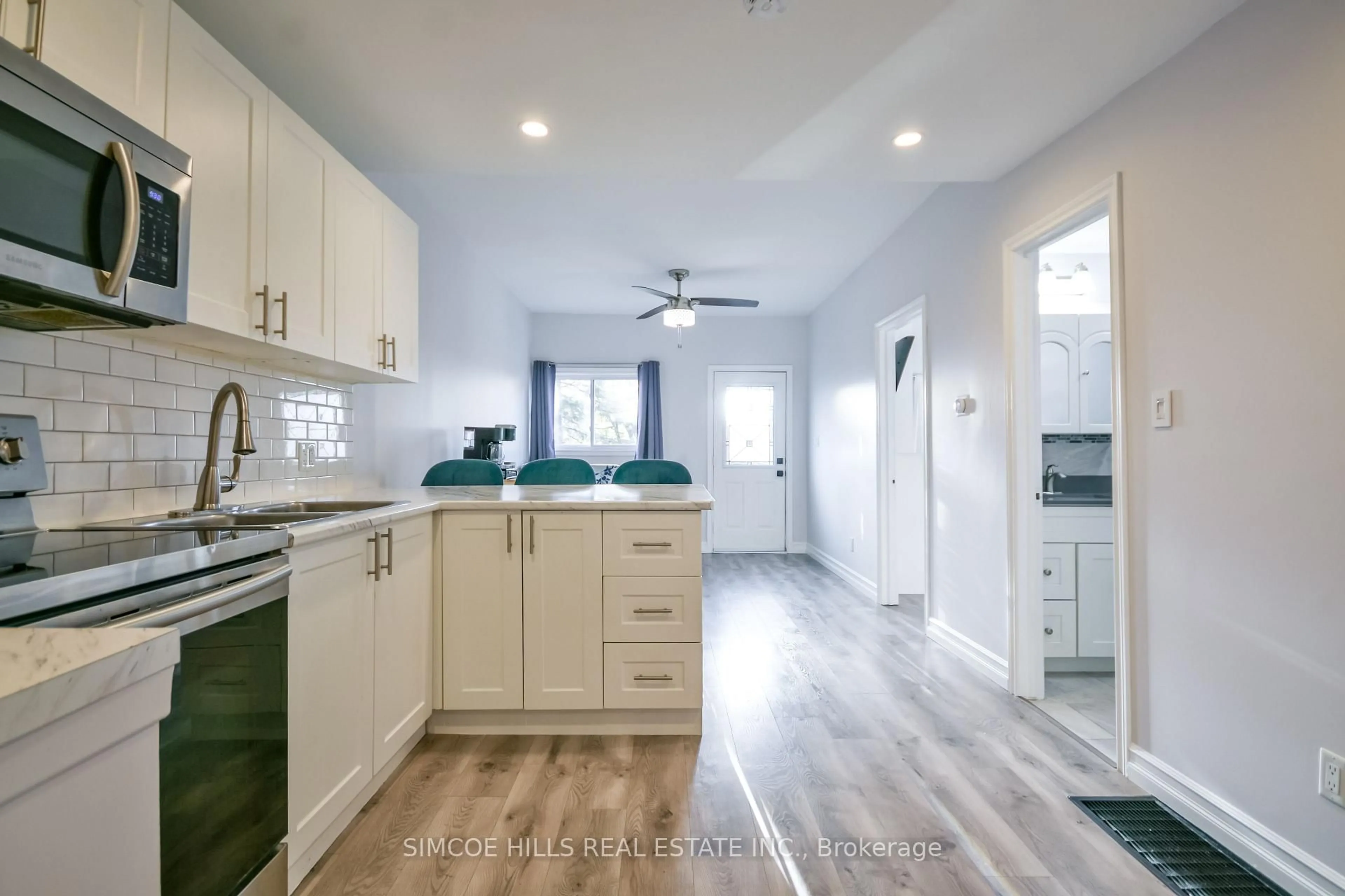 Open concept kitchen, ceramic/tile floor for 134 Victoria St, Orillia Ontario L3V 2W2