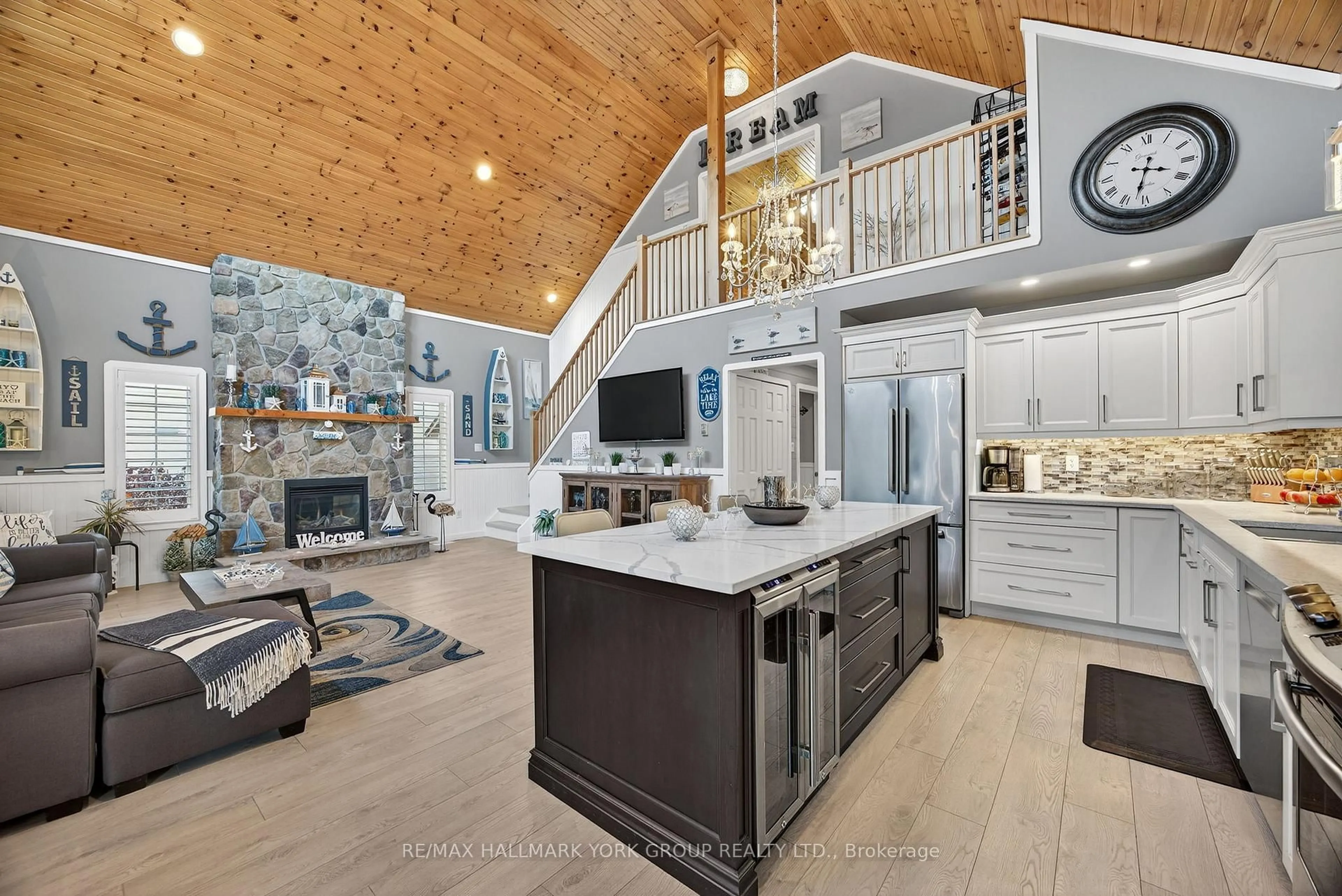 Open concept kitchen, unknown for 41 Madawaska Tr, Wasaga Beach Ontario L9Z 1X7