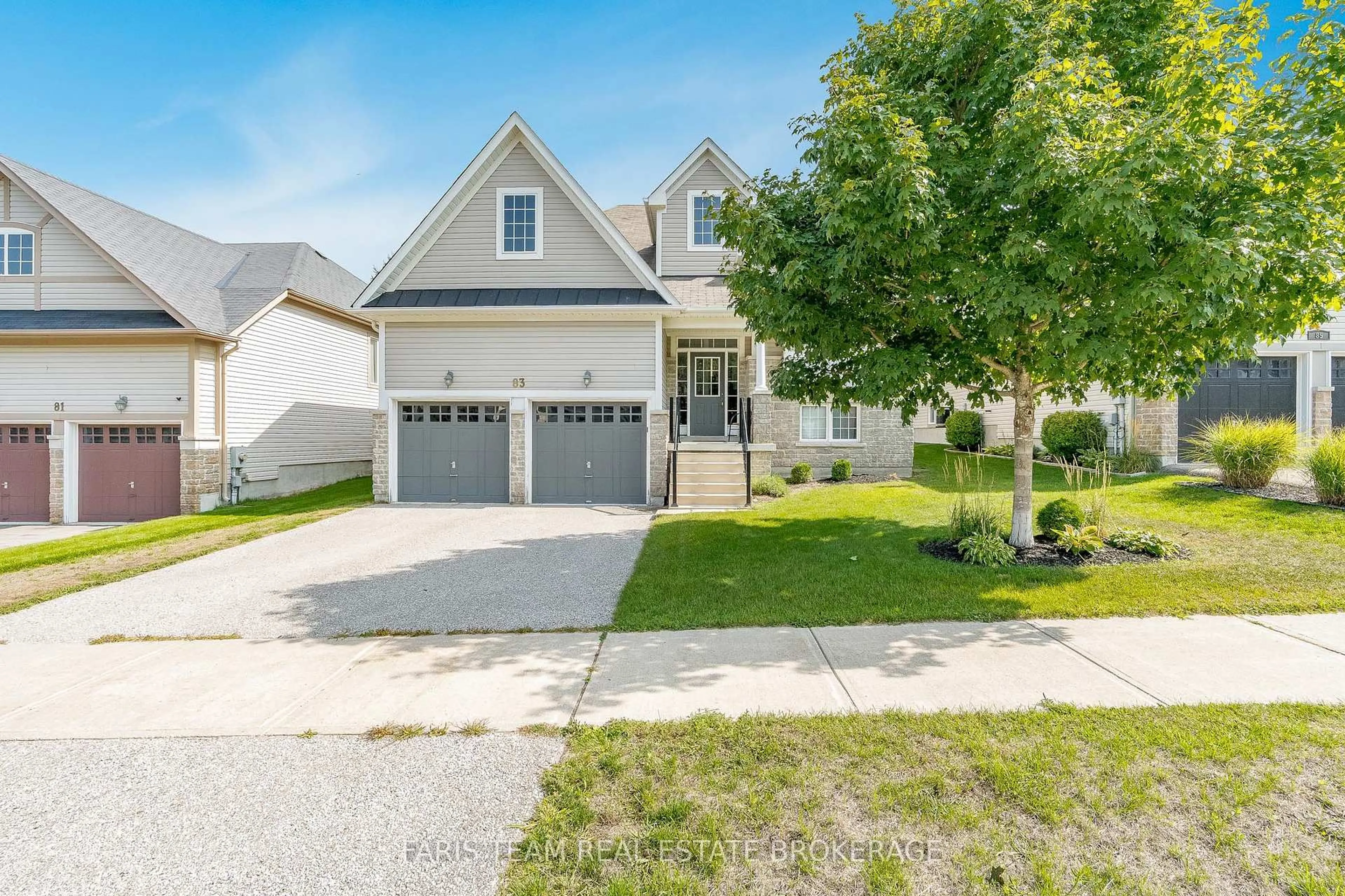 Home with vinyl exterior material, street for 83 White Sands Way, Wasaga Beach Ontario L9Z 0E1