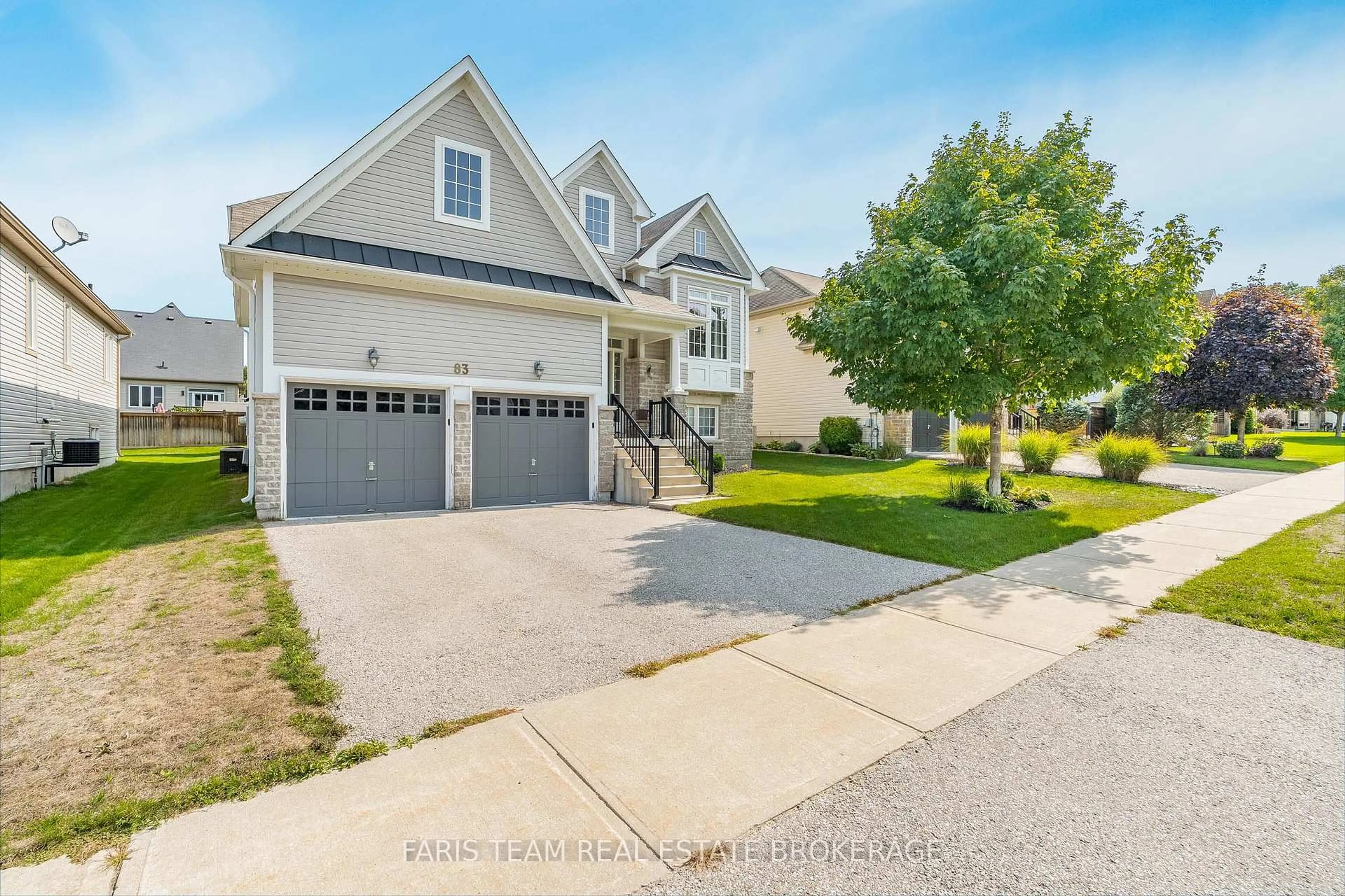 Home with vinyl exterior material, street for 83 White Sands Way, Wasaga Beach Ontario L9Z 0E1