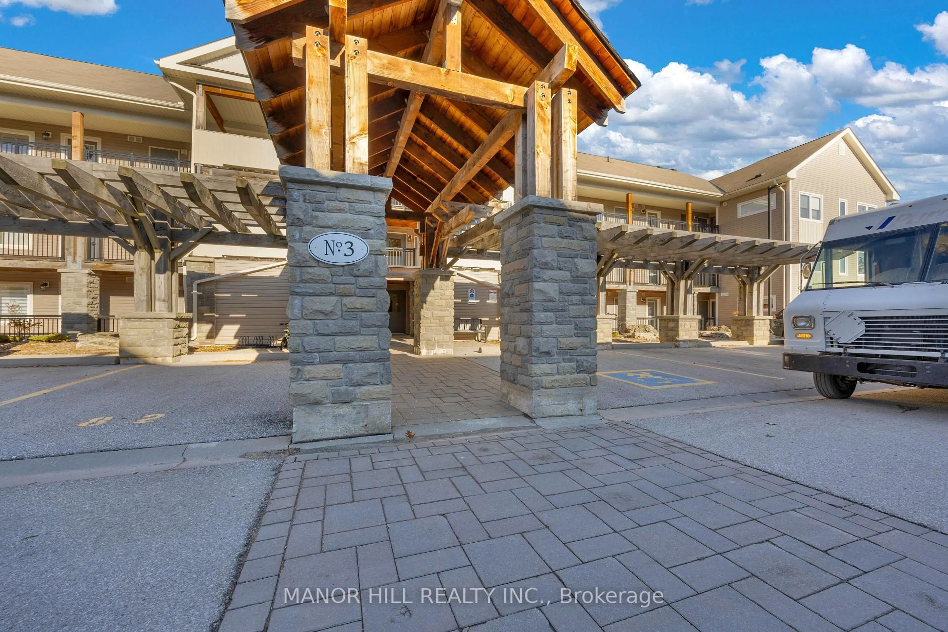 Patio, building for 3 Brandy Lane Dr #205, Collingwood Ontario L9Y 0X4