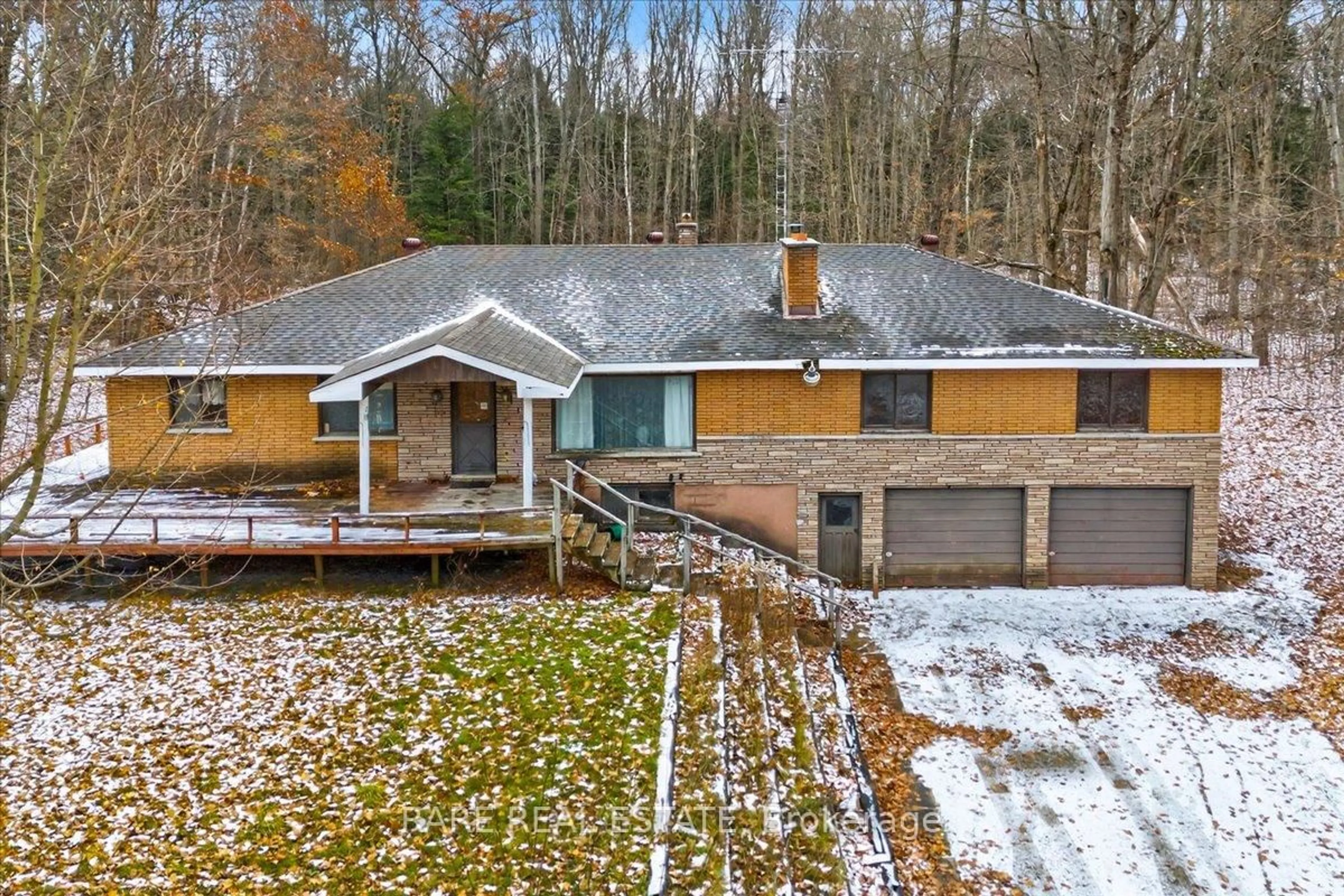 A pic from outside/outdoor area/front of a property/back of a property/a pic from drone, unknown for 2211 South Orr Lake Rd, Springwater Ontario L0L 1P0
