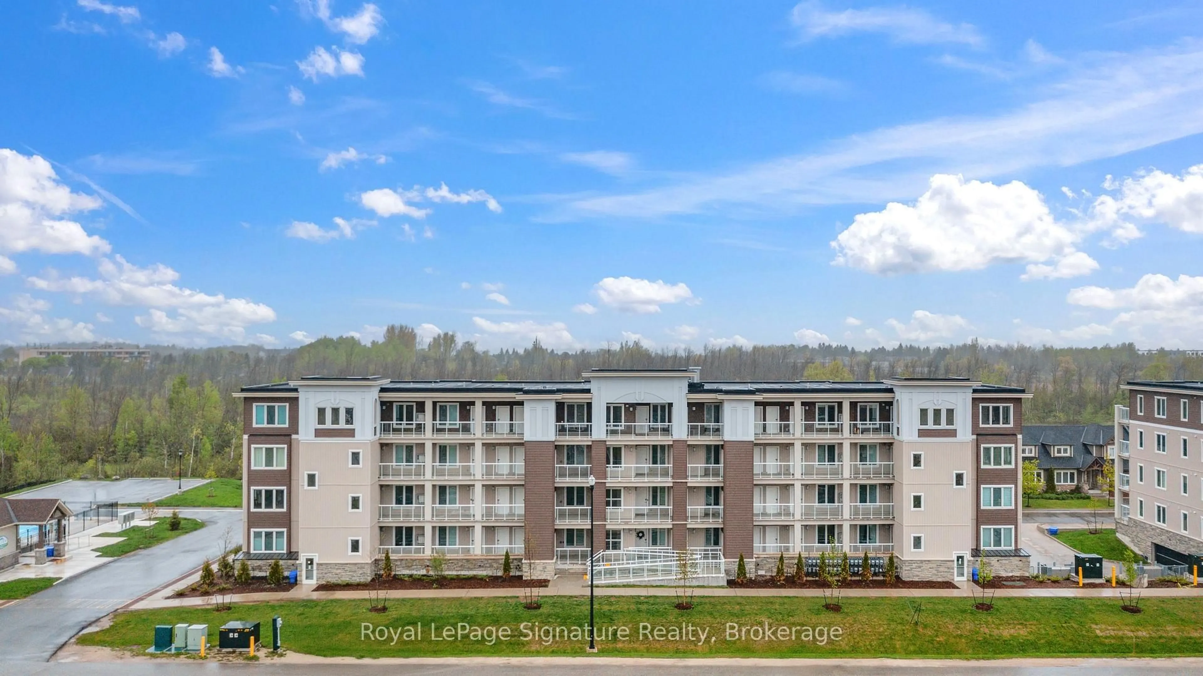 Unknown for 17 Spooner Cres #102, Collingwood Ontario L9Y 1T3