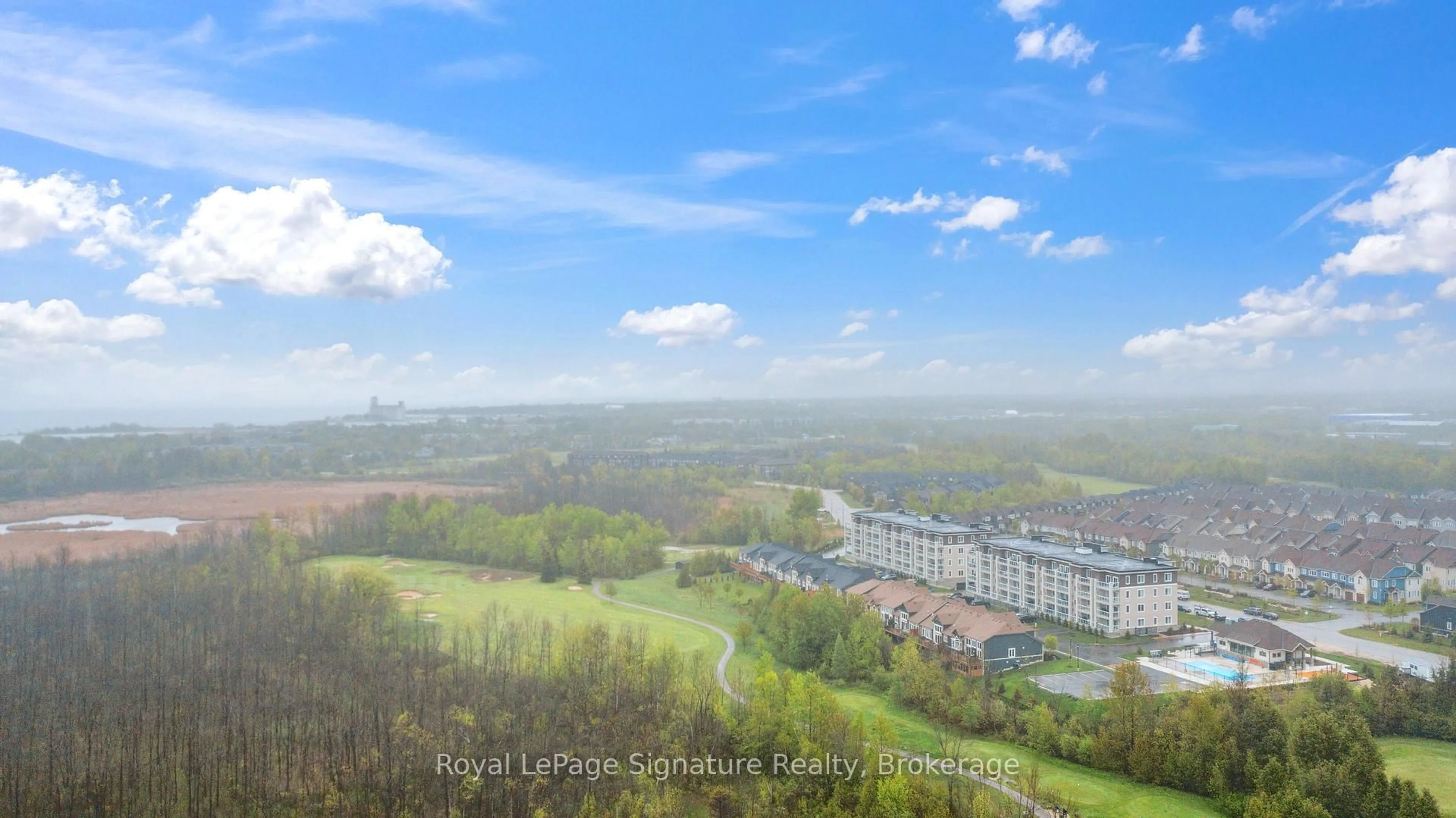 Blurry image for 17 Spooner Cres #102, Collingwood Ontario L9Y 1T3