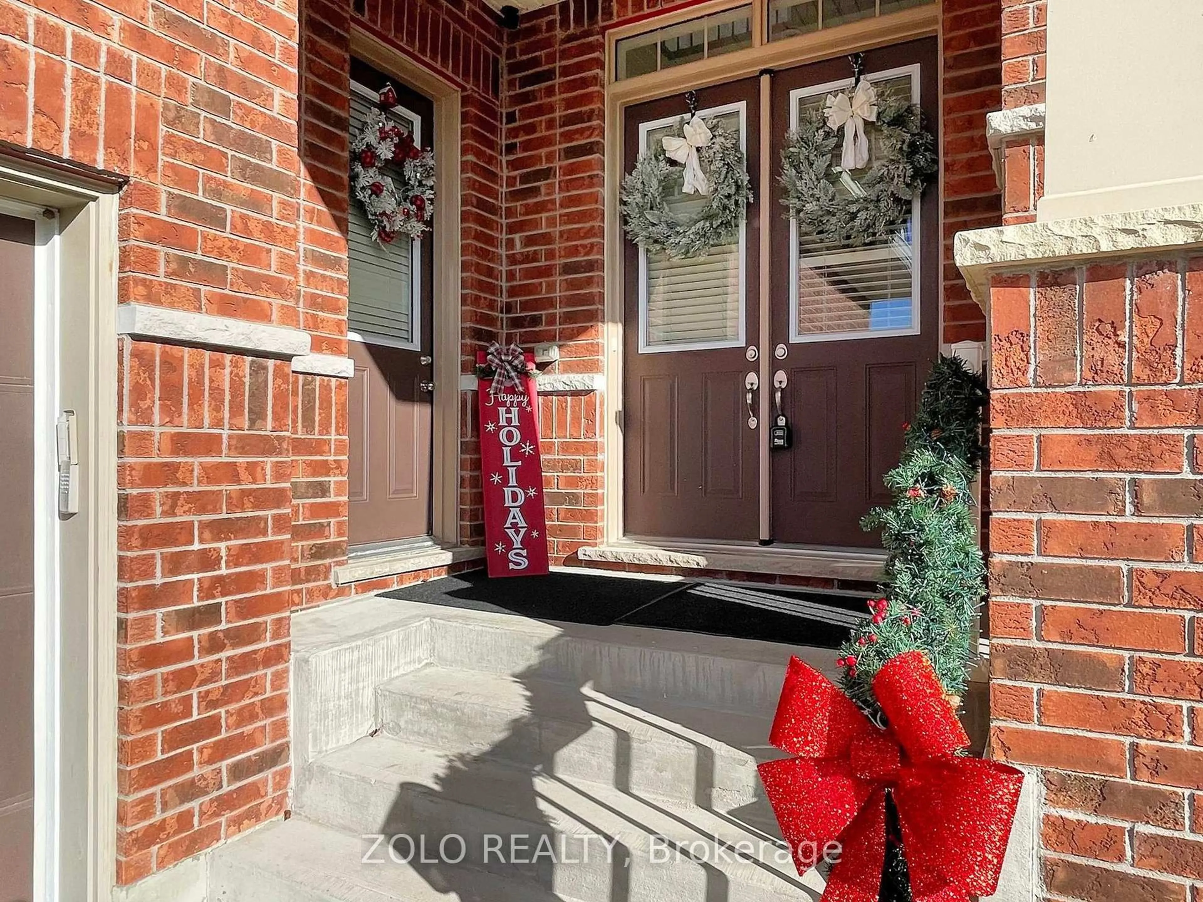 Indoor entryway for 5 Jack Cres, Springwater Ontario L9X 0S6