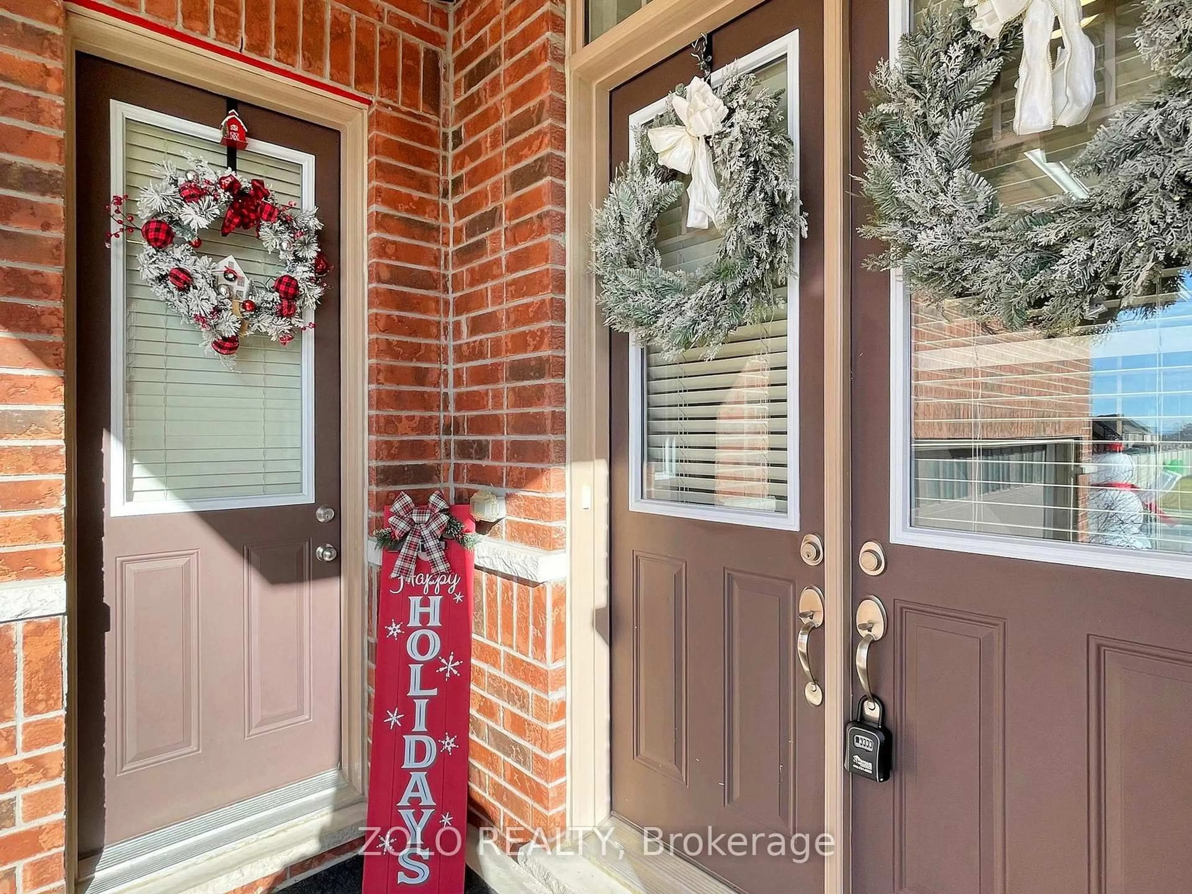 Indoor entryway for 5 Jack Cres, Springwater Ontario L9X 0S6