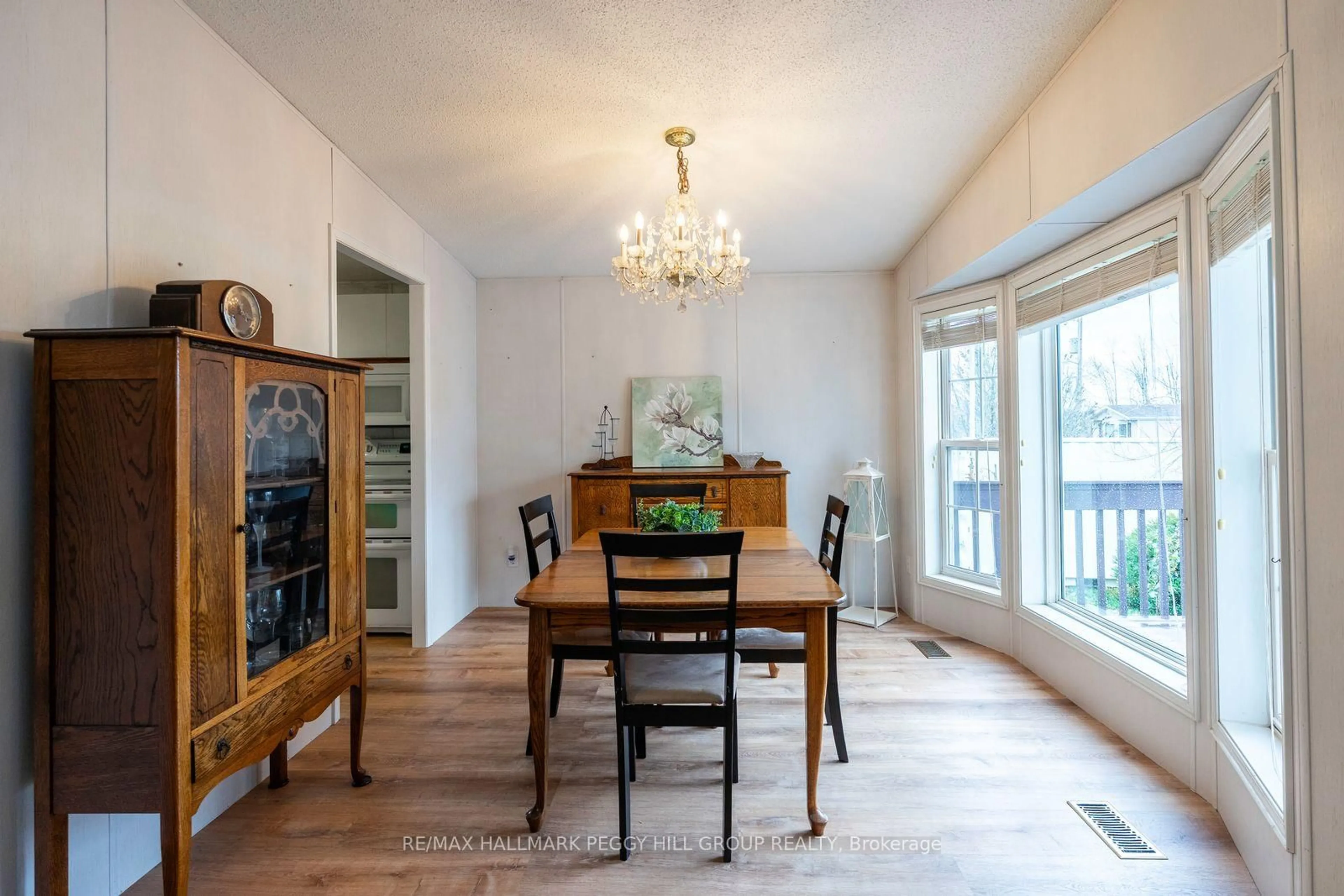 Dining room, wood/laminate floor for 30 Jane St, Oro-Medonte Ontario L3V 0P9