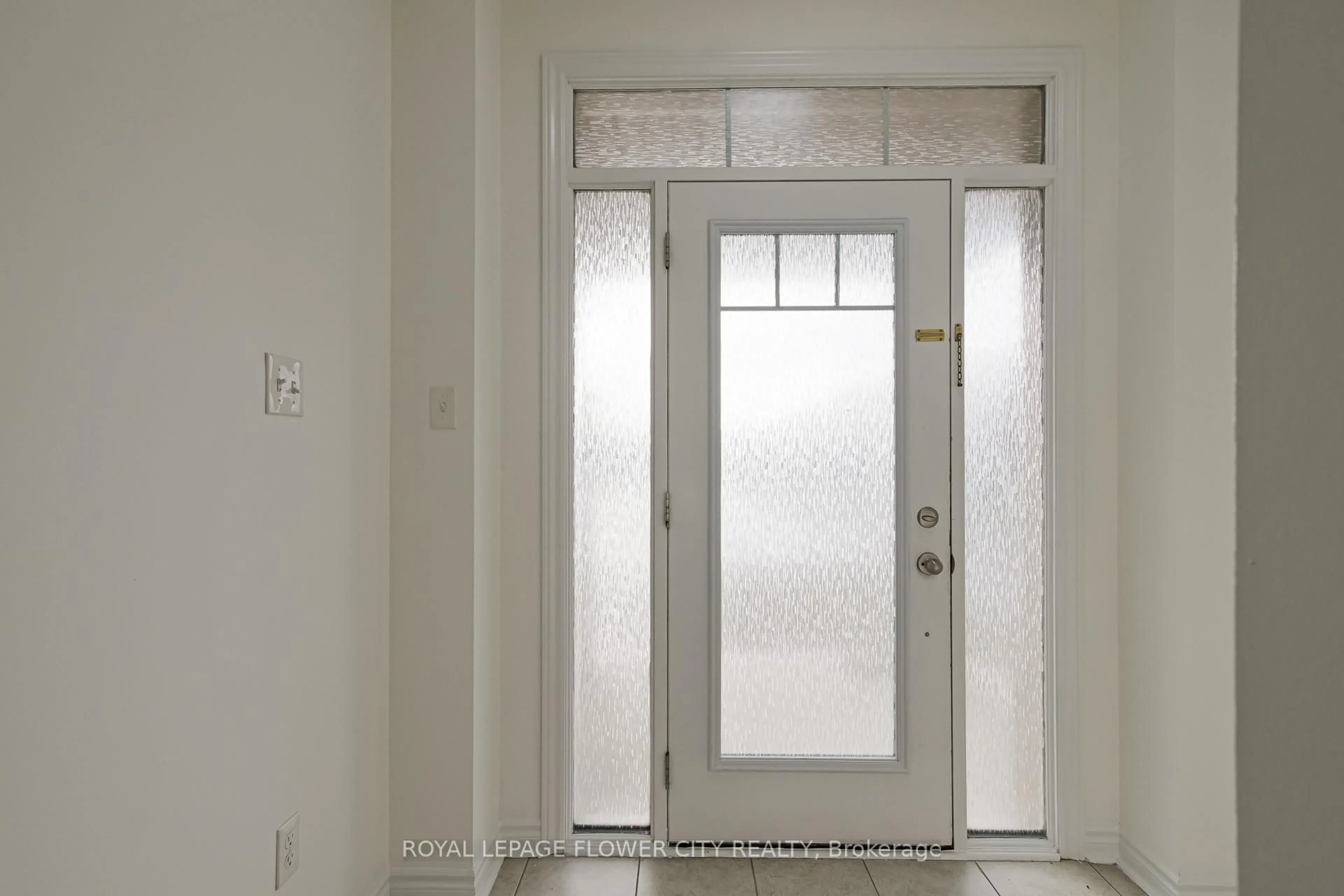 Indoor entryway for 95 Tracey Lane, Collingwood Ontario L9Y 3Y7