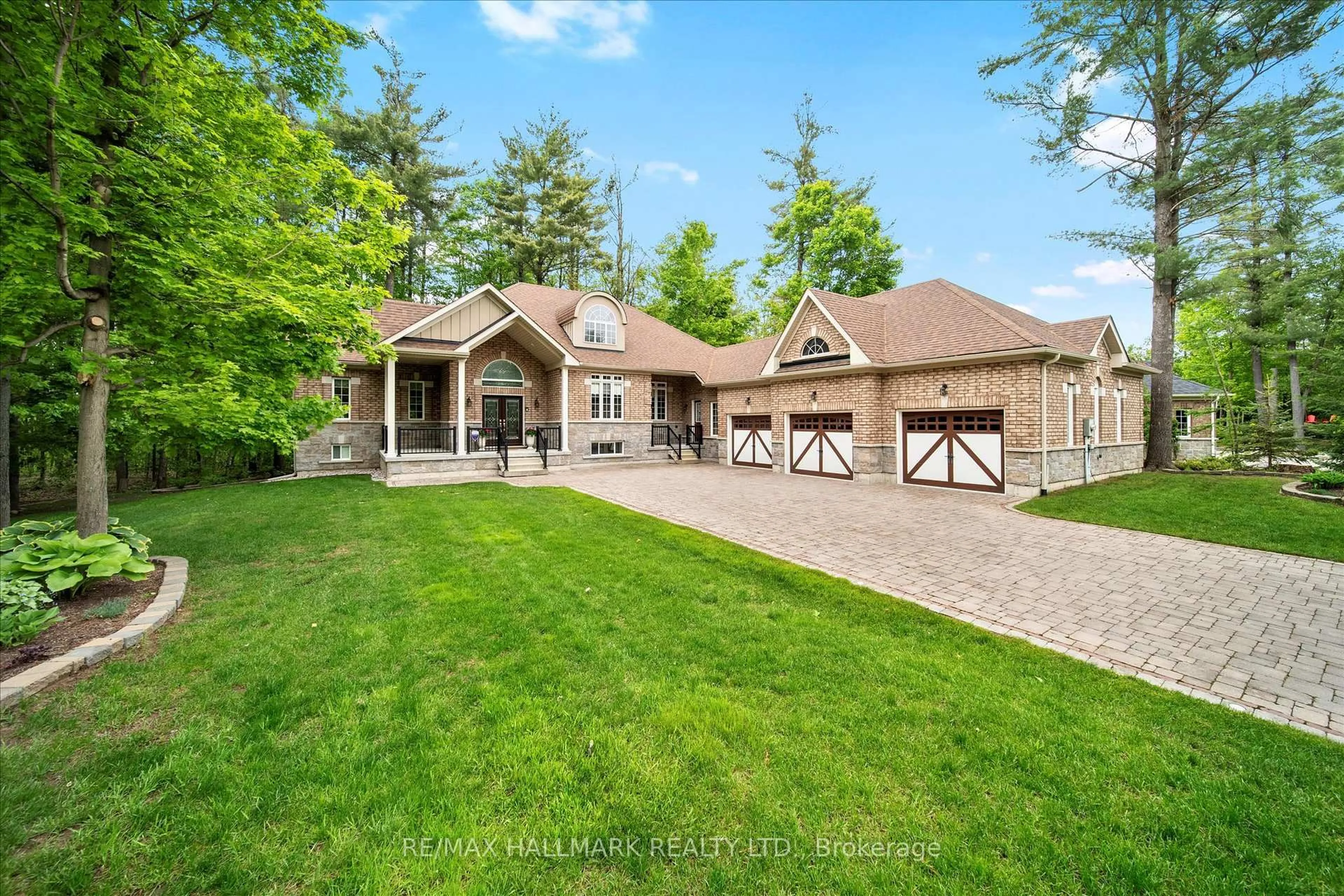 A pic from outside/outdoor area/front of a property/back of a property/a pic from drone, unknown for 24 Diamond Valley Dr, Oro-Medonte Ontario L0L 2E0