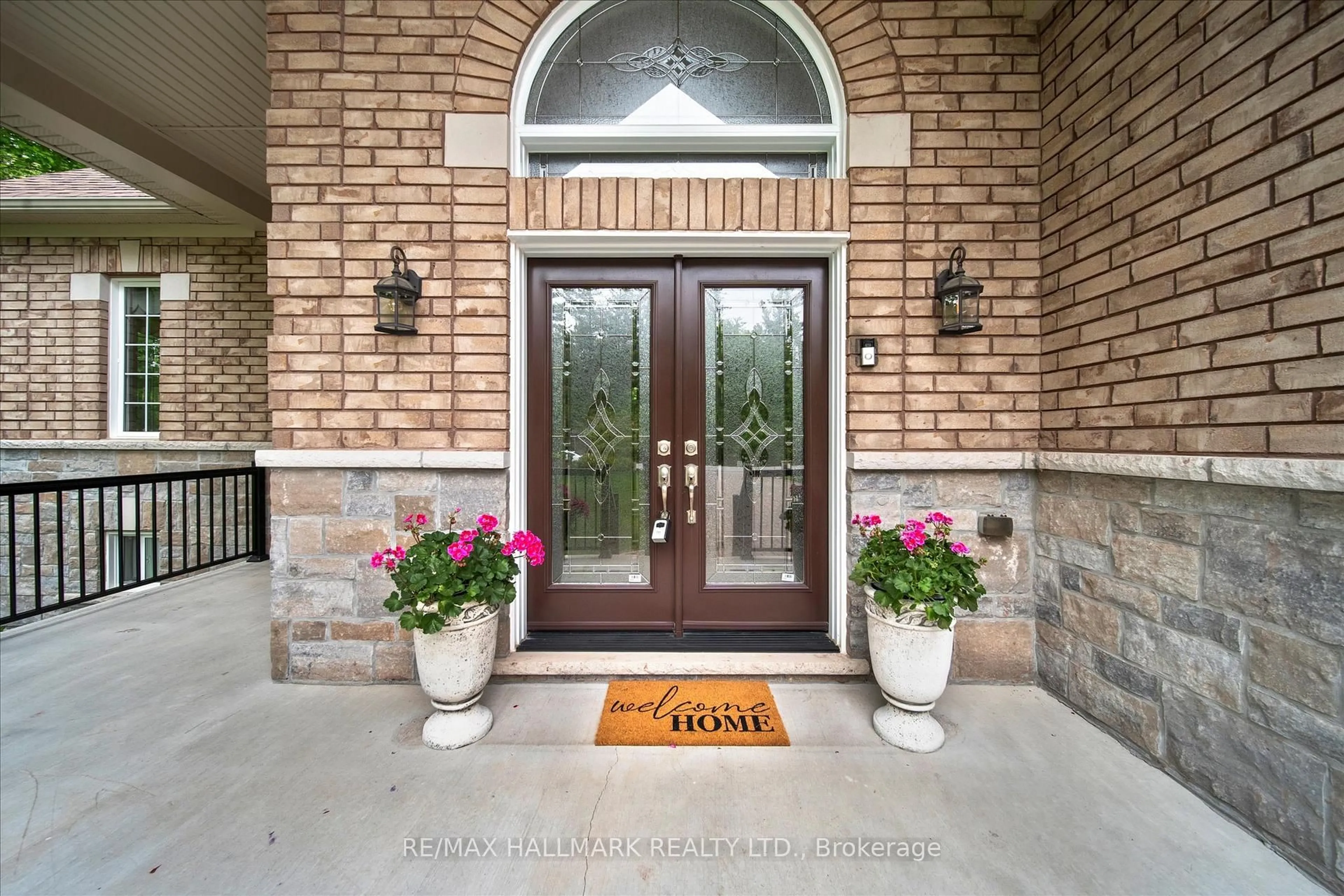 Indoor entryway for 24 Diamond Valley Dr, Oro-Medonte Ontario L0L 2E0