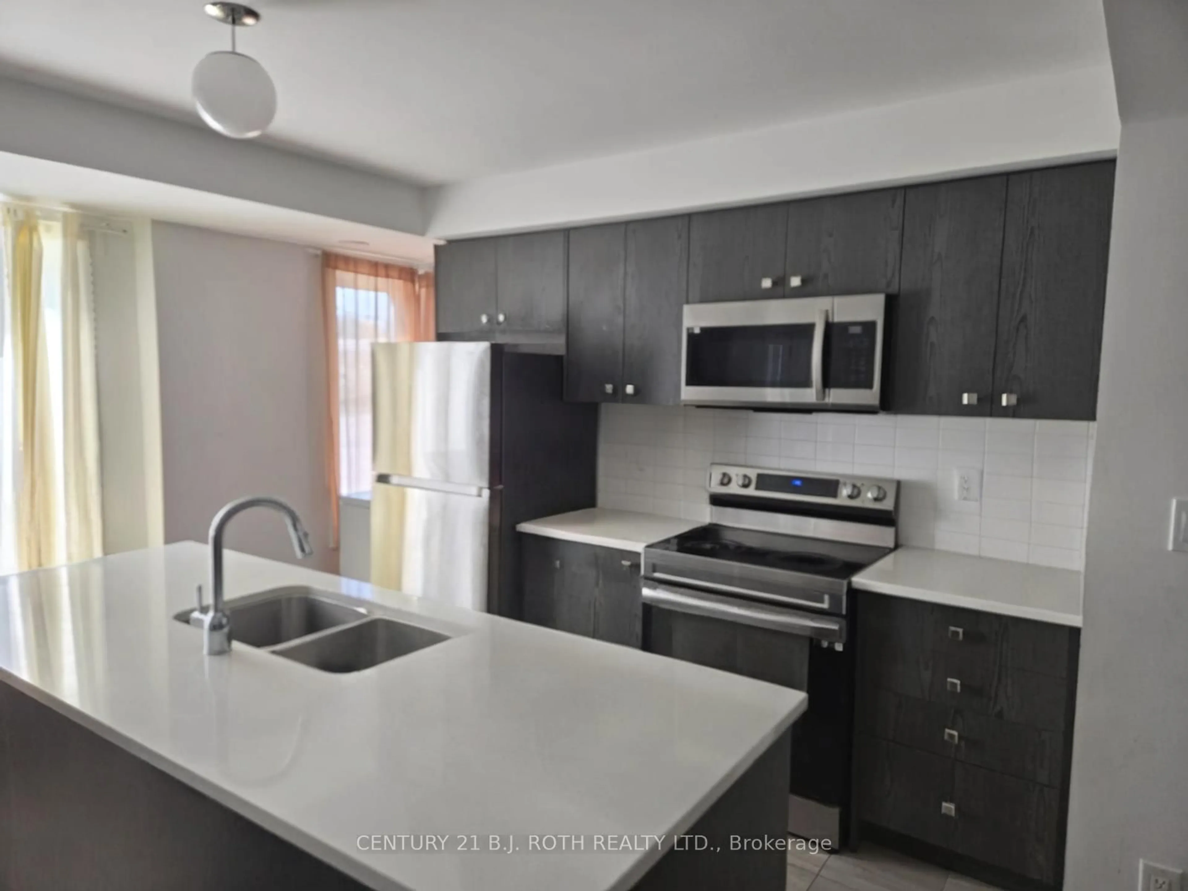 Standard kitchen, unknown for 131 Appletree Lane, Barrie Ontario L9J 0P1