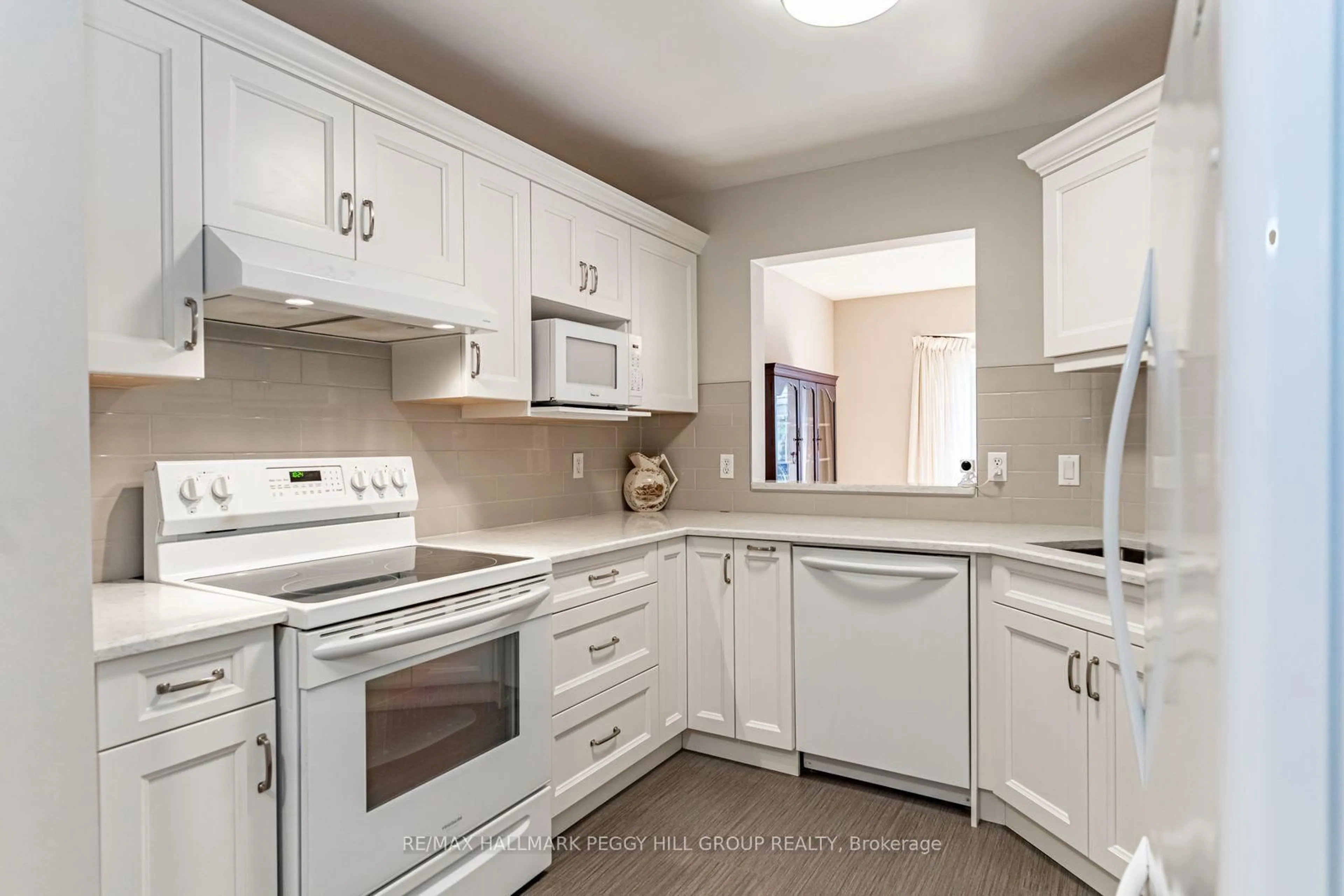 Standard kitchen, ceramic/tile floor for 40 Museum Dr #402, Orillia Ontario L3V 7T9