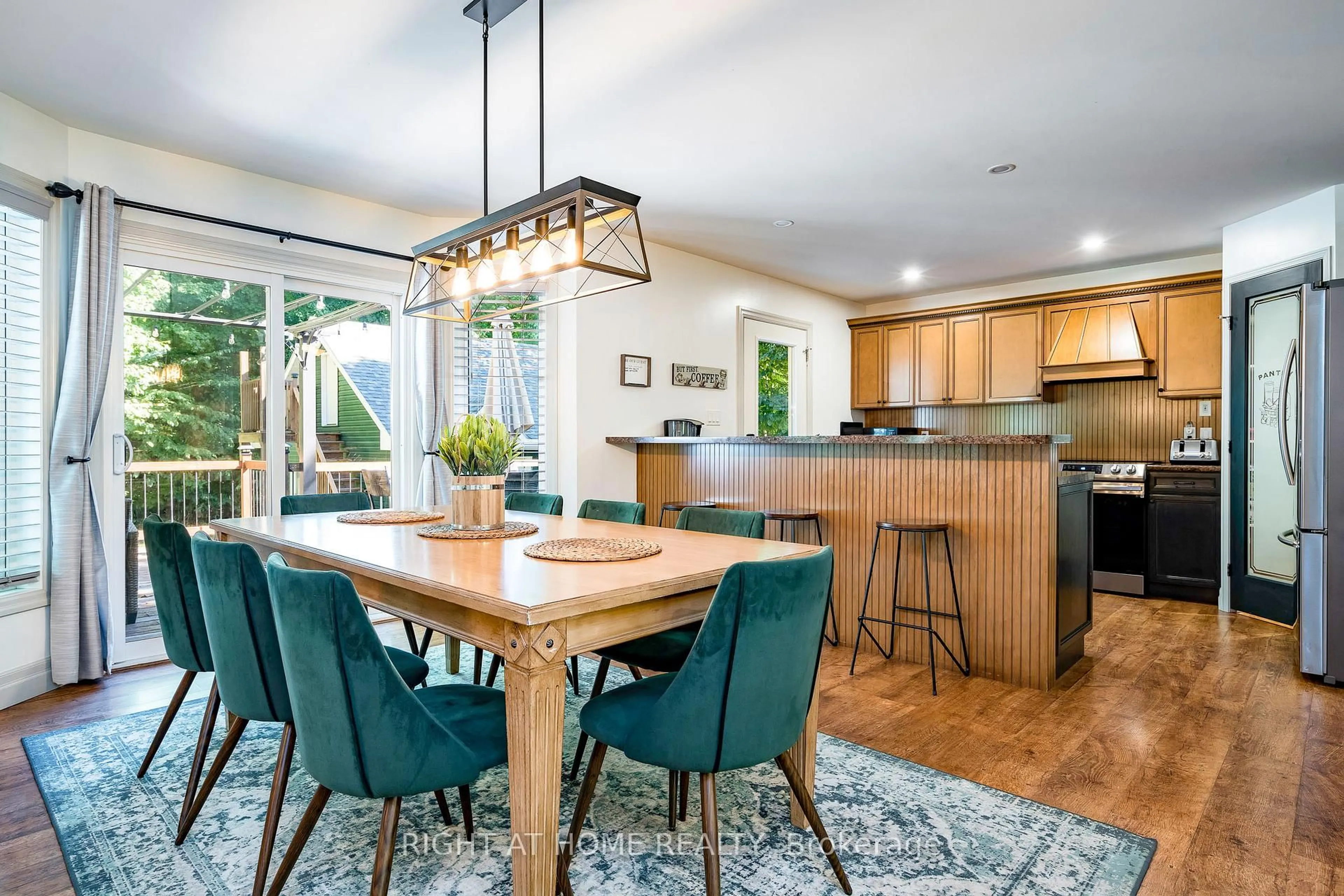 Open concept kitchen, unknown for 137 Desroches Tr, Tiny Ontario L9M 0H9