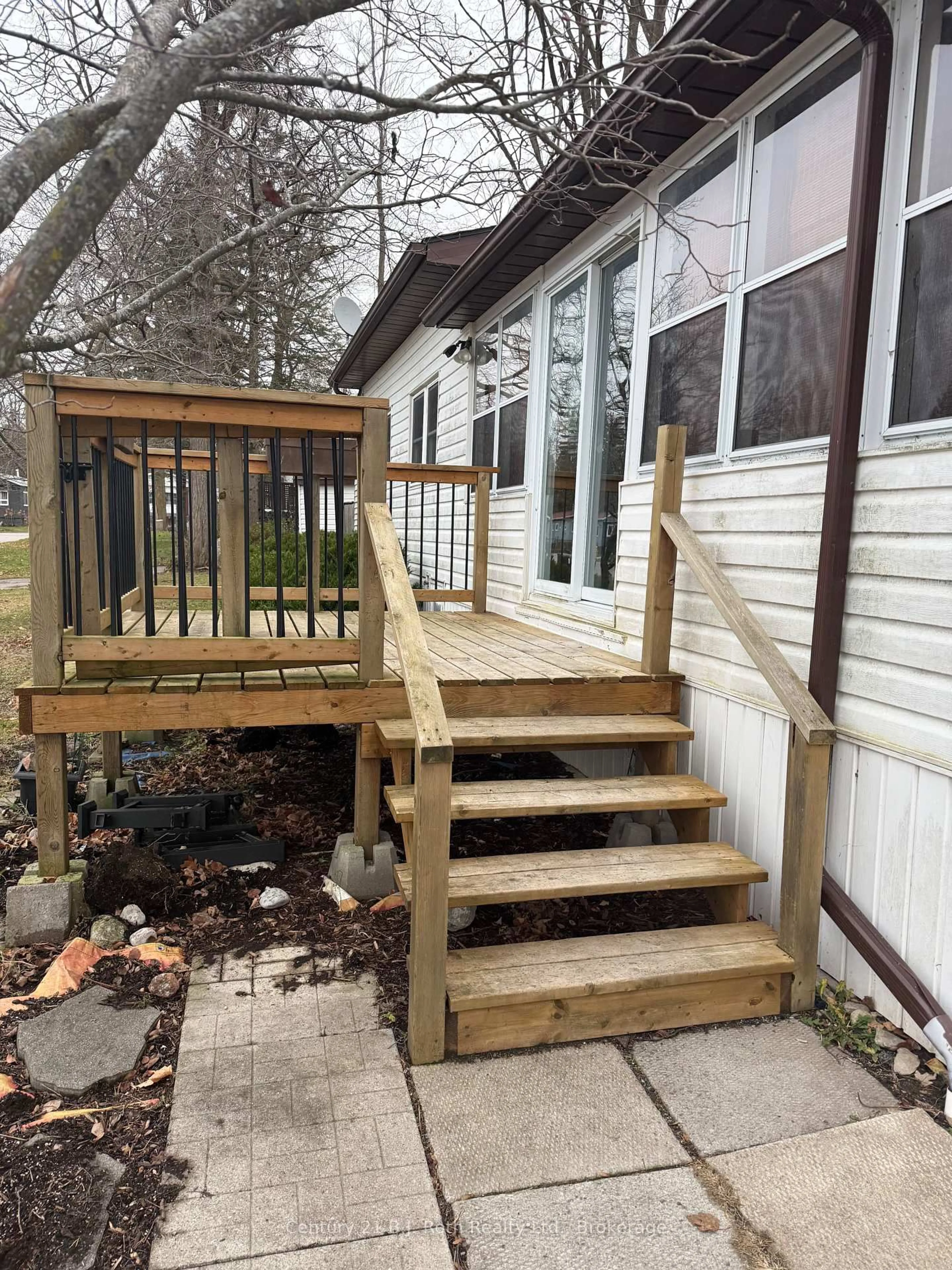 Patio, street for 580 West St #161, Orillia Ontario L3V 5H6