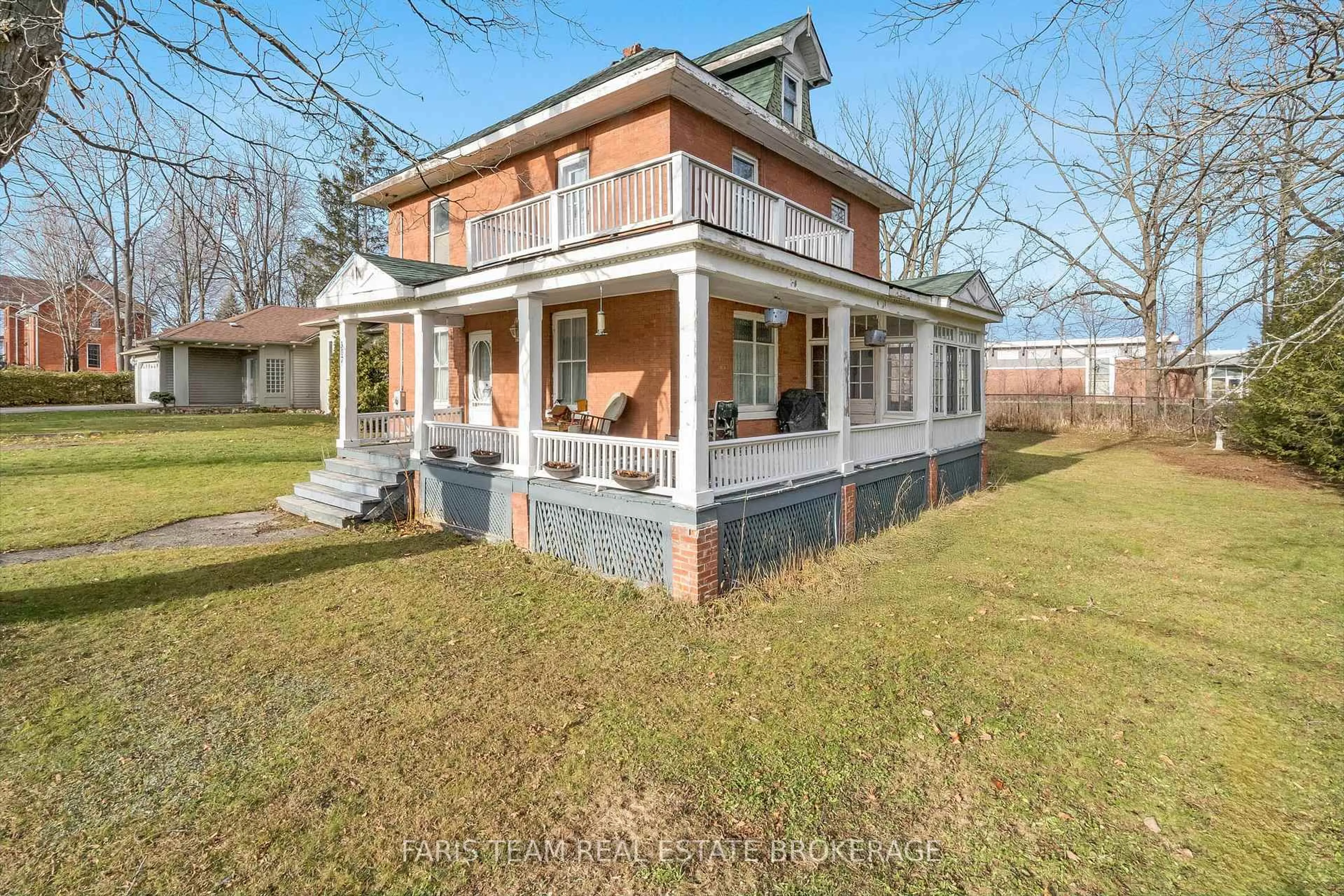 Home with brick exterior material, building for 307 Albert St, Tay Ontario L0K 2A0