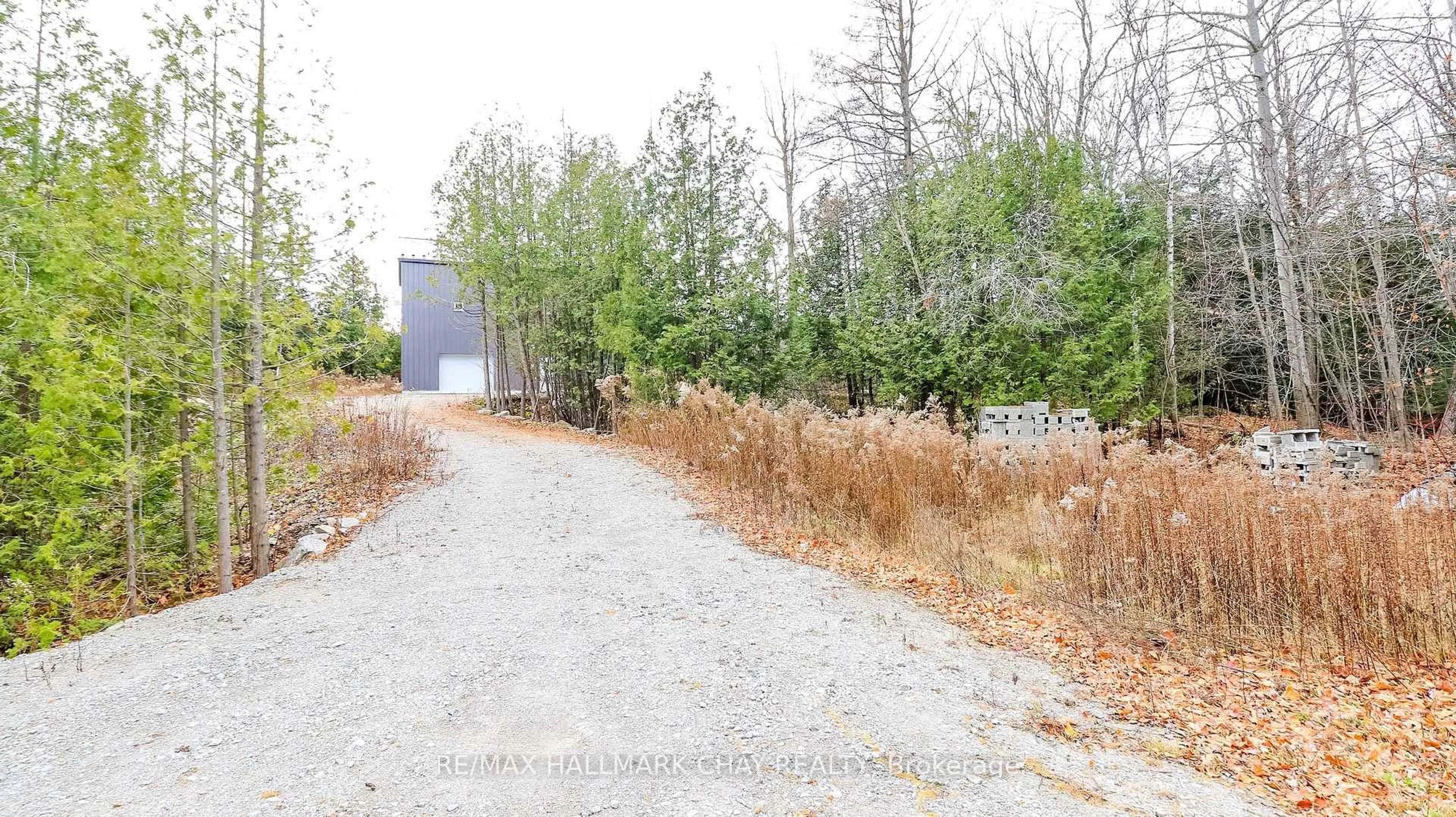 Shed for 2576 Champlain Rd, Tiny Ontario L9M 0C9