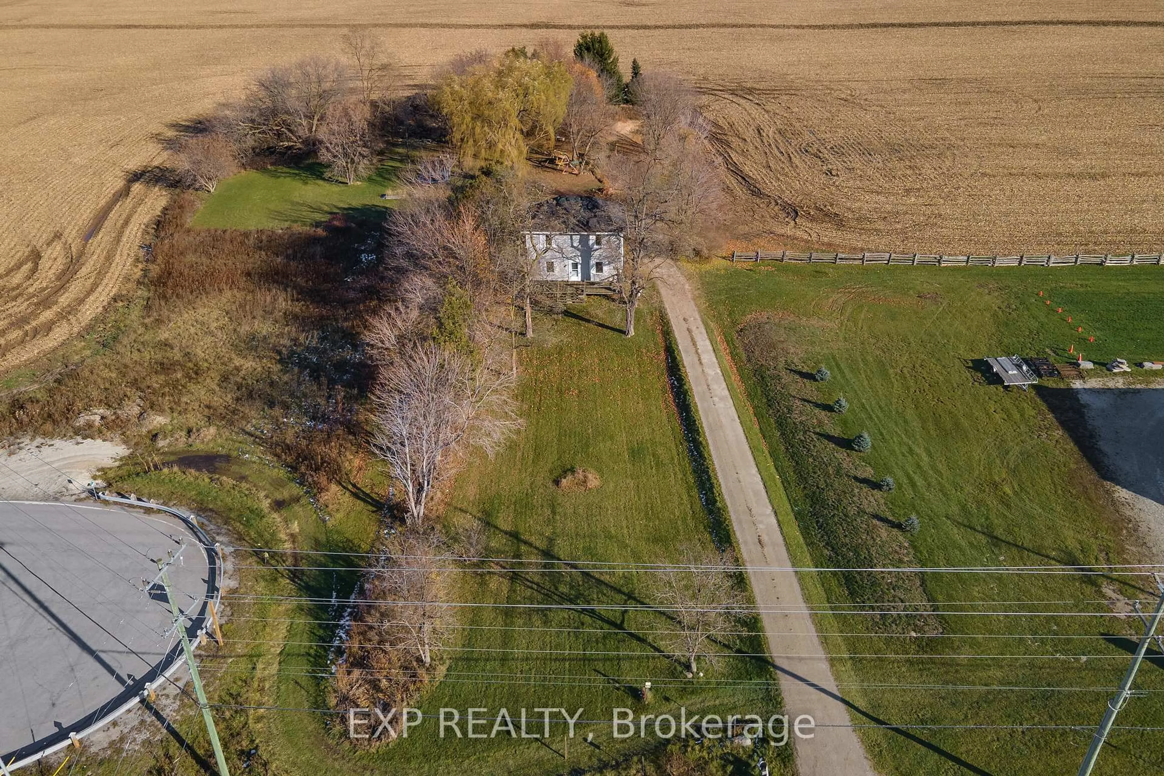 A pic from outside/outdoor area/front of a property/back of a property/a pic from drone, unknown for 8184 26 Highway, Clearview Ontario L0M 1S0