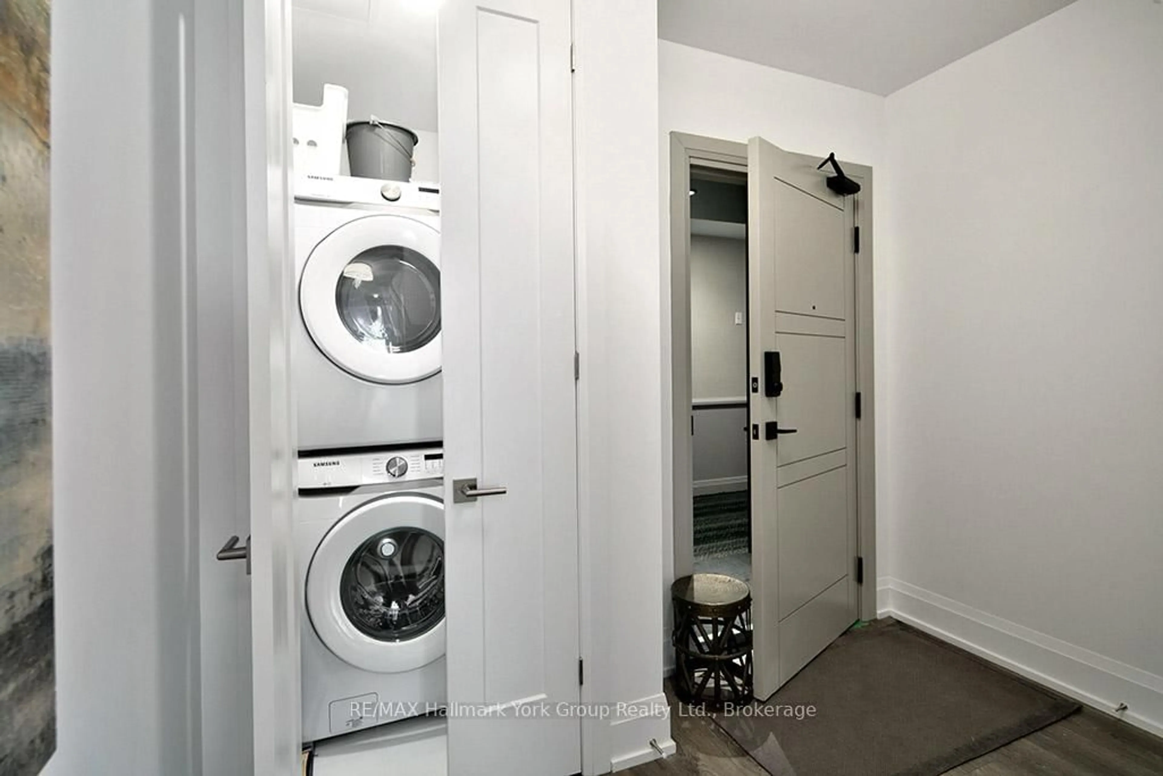 Laundry room for 1 Hume St #505, Collingwood Ontario L9Y 0X3