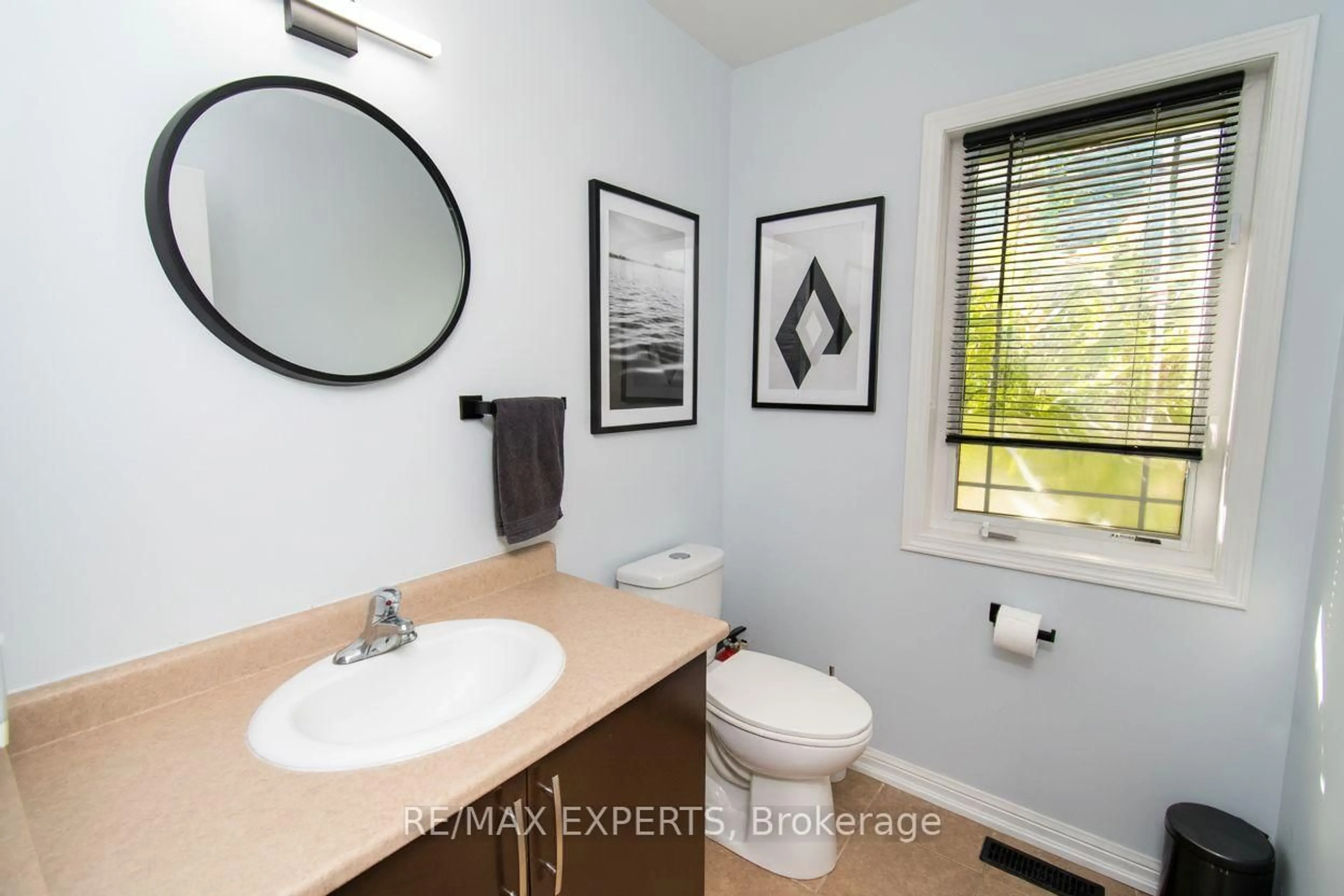 Standard bathroom, ceramic/tile floor for 175 Stanley St #64, Barrie Ontario L4M 0G2