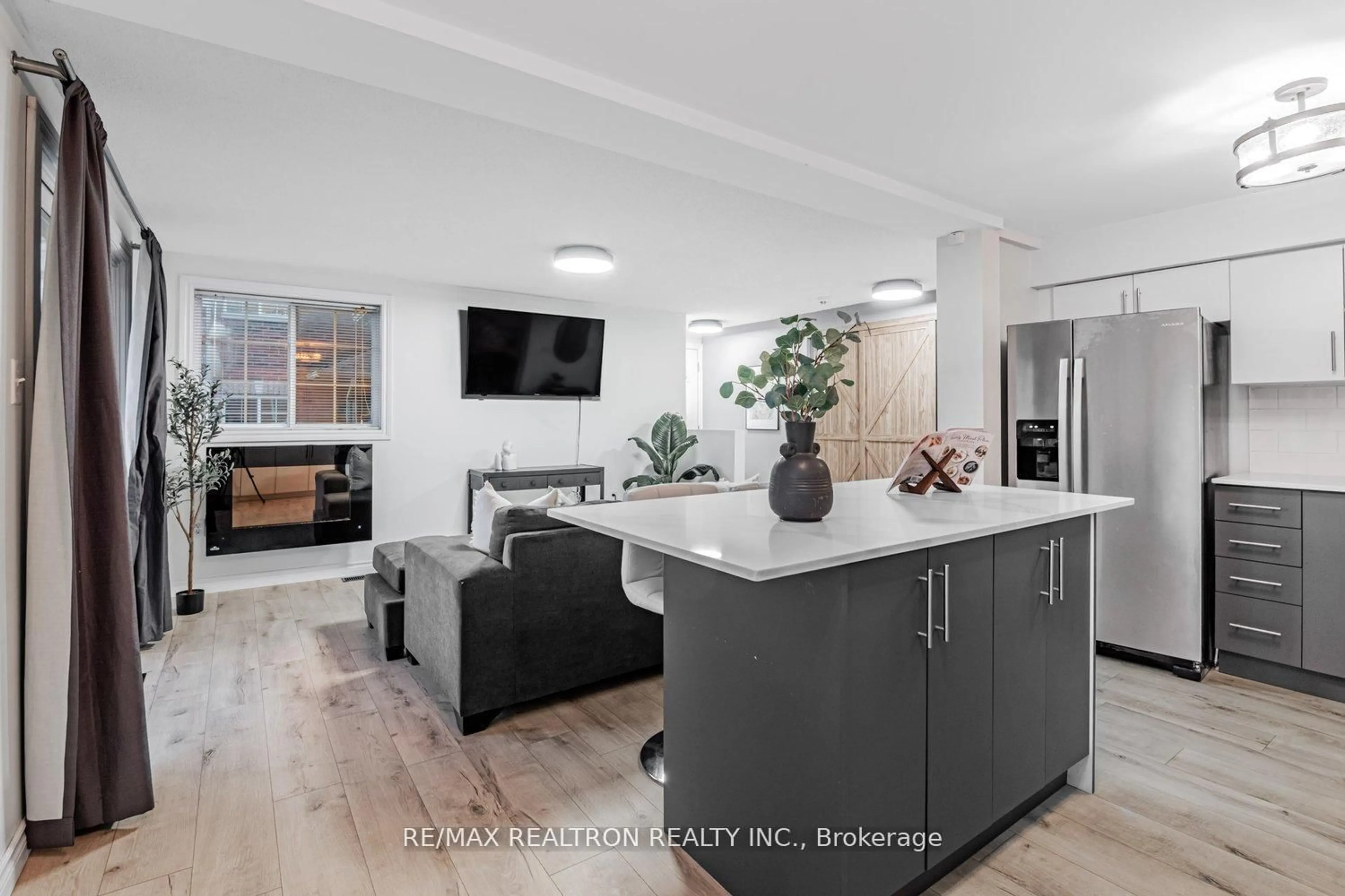 Open concept kitchen, unknown for 83 Goodwin Dr #8, Barrie Ontario L4N 6K4