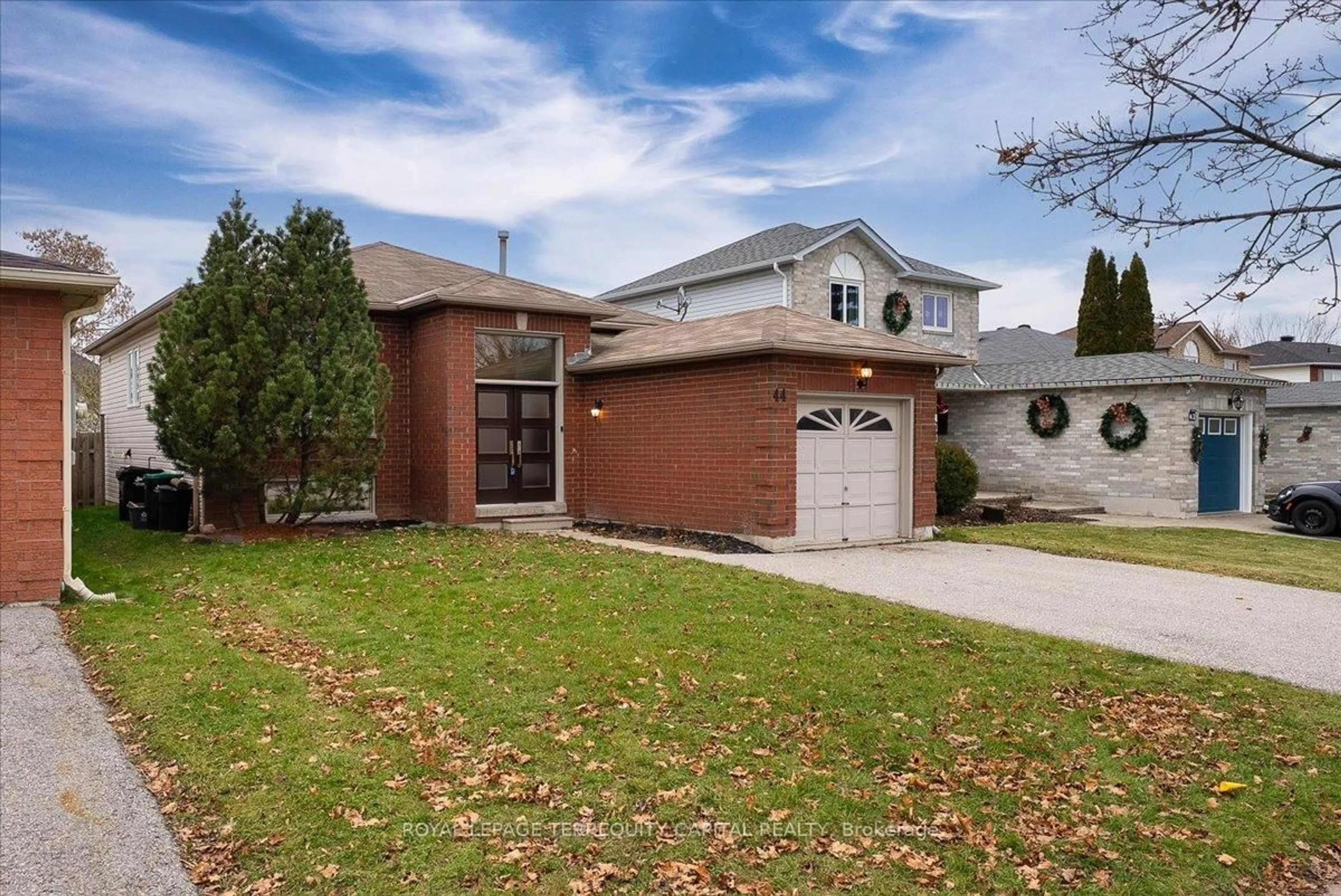 Home with brick exterior material, street for 44 Ward Dr, Barrie Ontario L4N 7P2