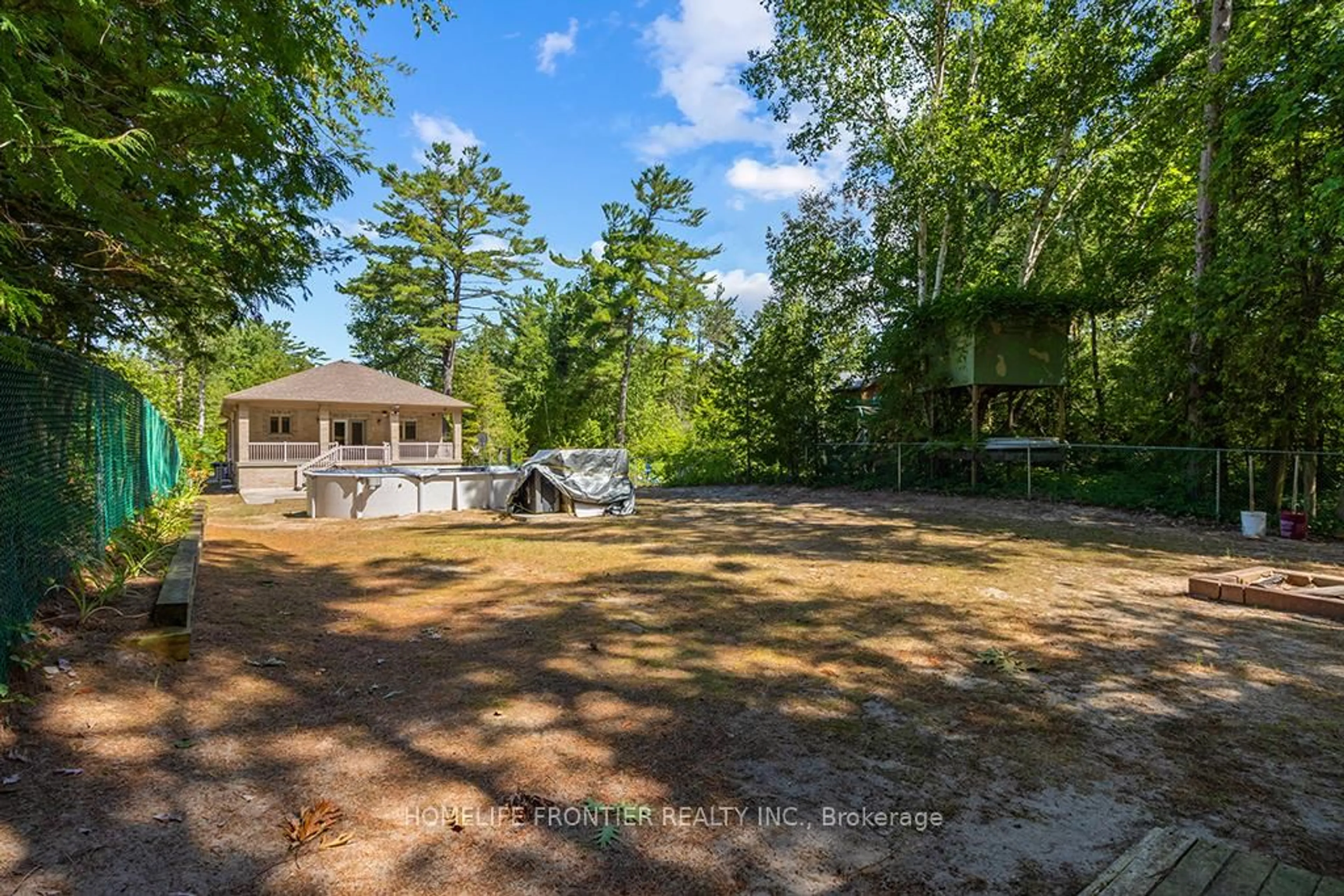 A pic from outside/outdoor area/front of a property/back of a property/a pic from drone, water/lake/river/ocean view for 55 Homewood Ave, Wasaga Beach Ontario L9Z 2M2