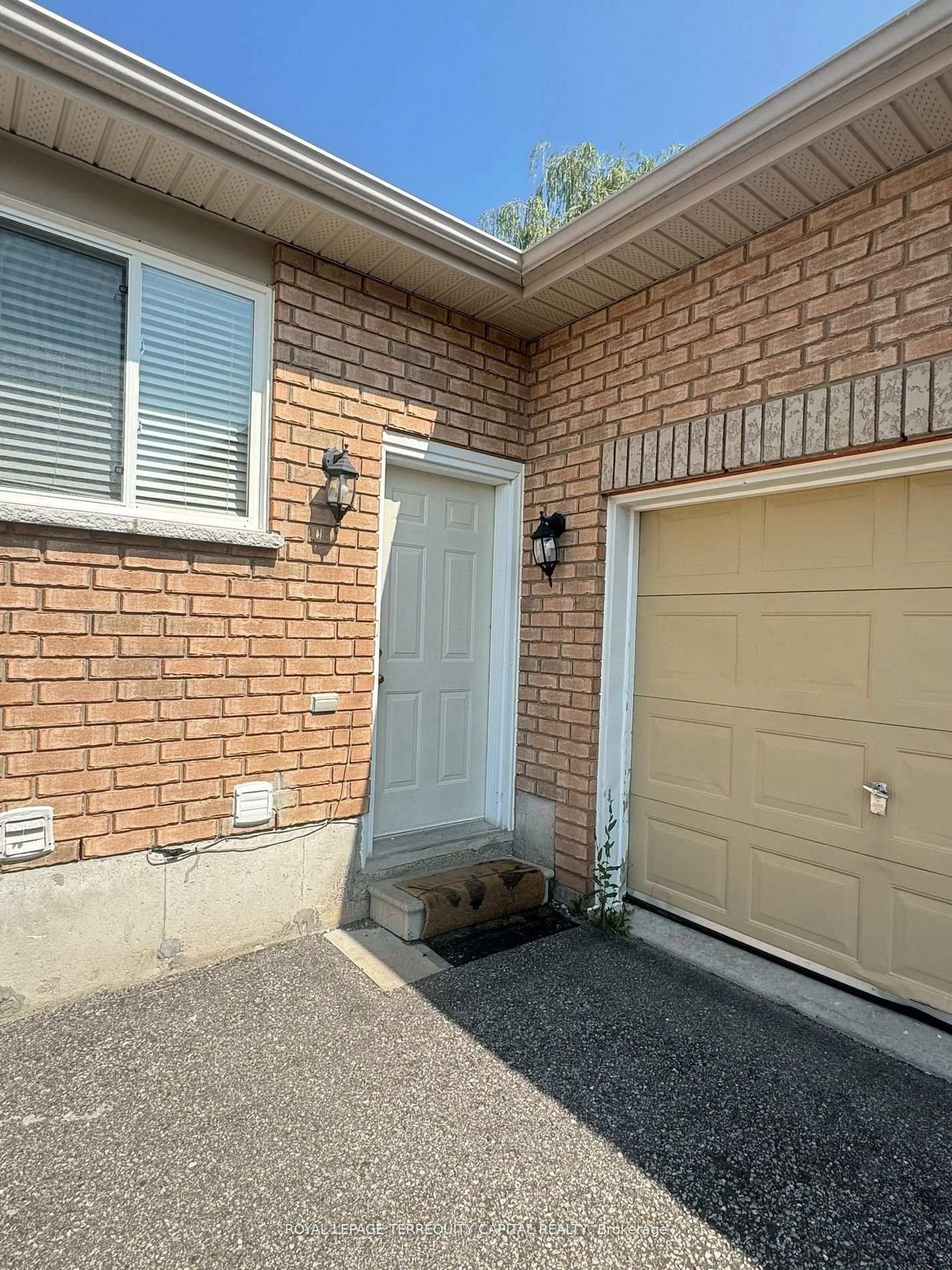 Home with brick exterior material, street for 27 Watson Dr, Barrie Ontario L4M 6W8