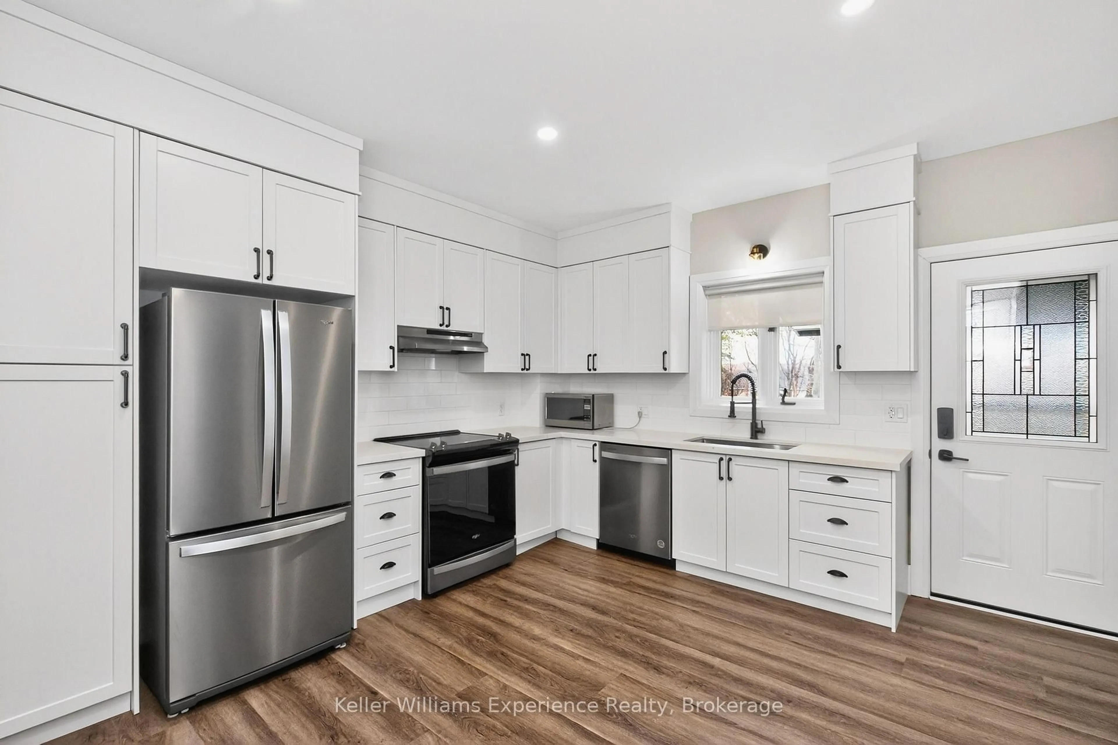 Open concept kitchen, unknown for 608 Dominion Ave, Midland Ontario L4R 1R4