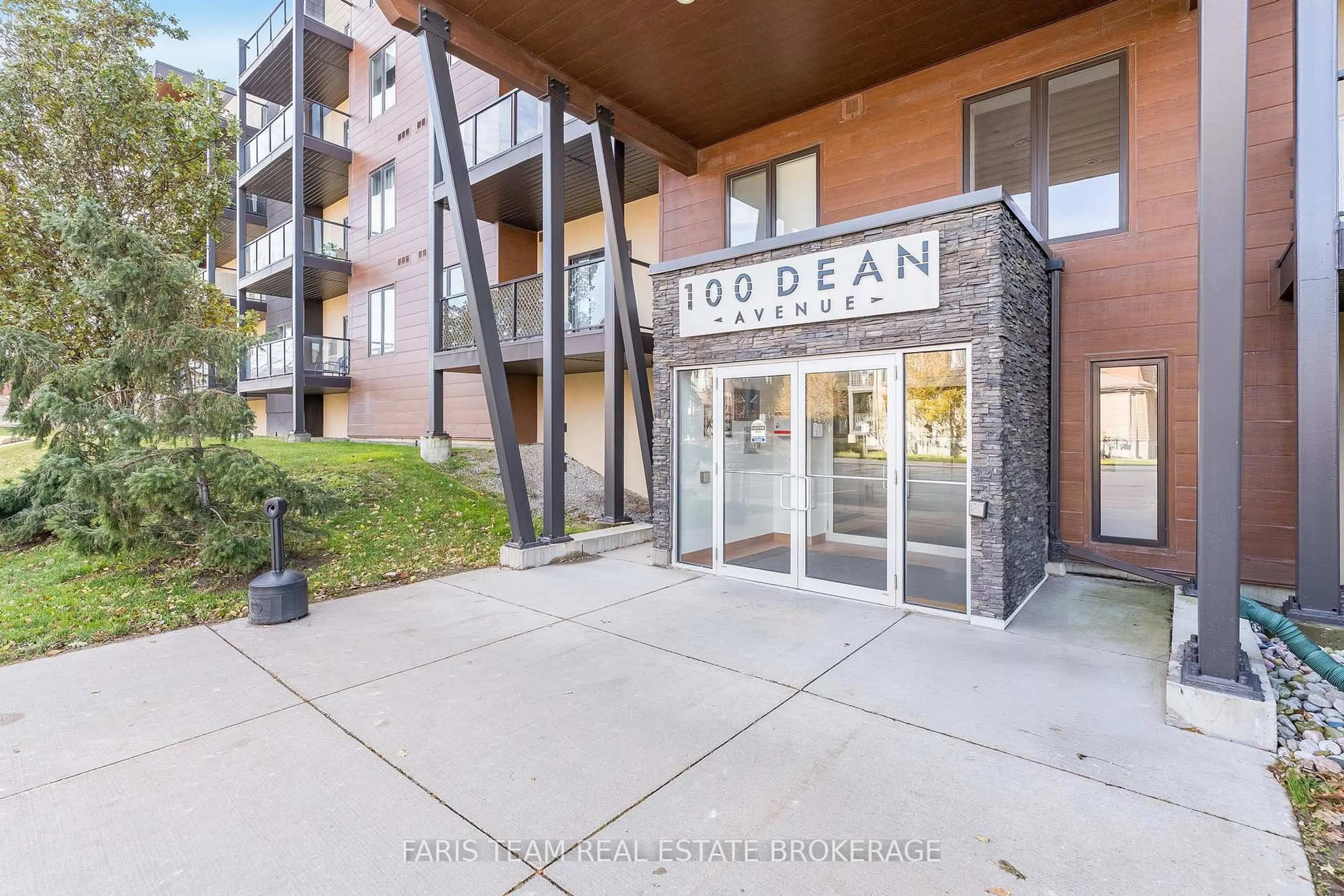 Unknown for 100 Dean Ave #402, Barrie Ontario L9J 0H1