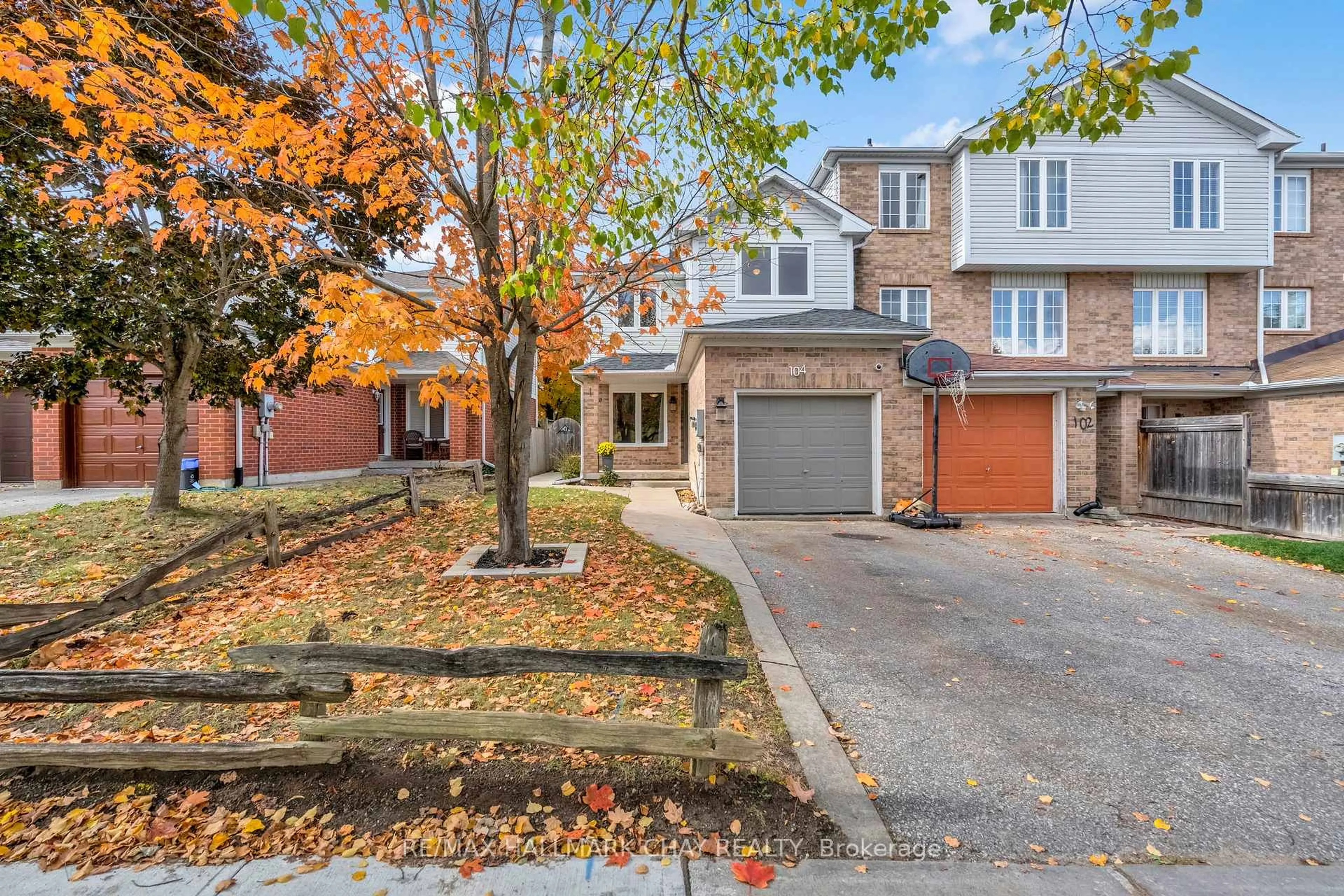Home with brick exterior material, street for 104 Pickett Cres, Barrie Ontario L4N 8B9