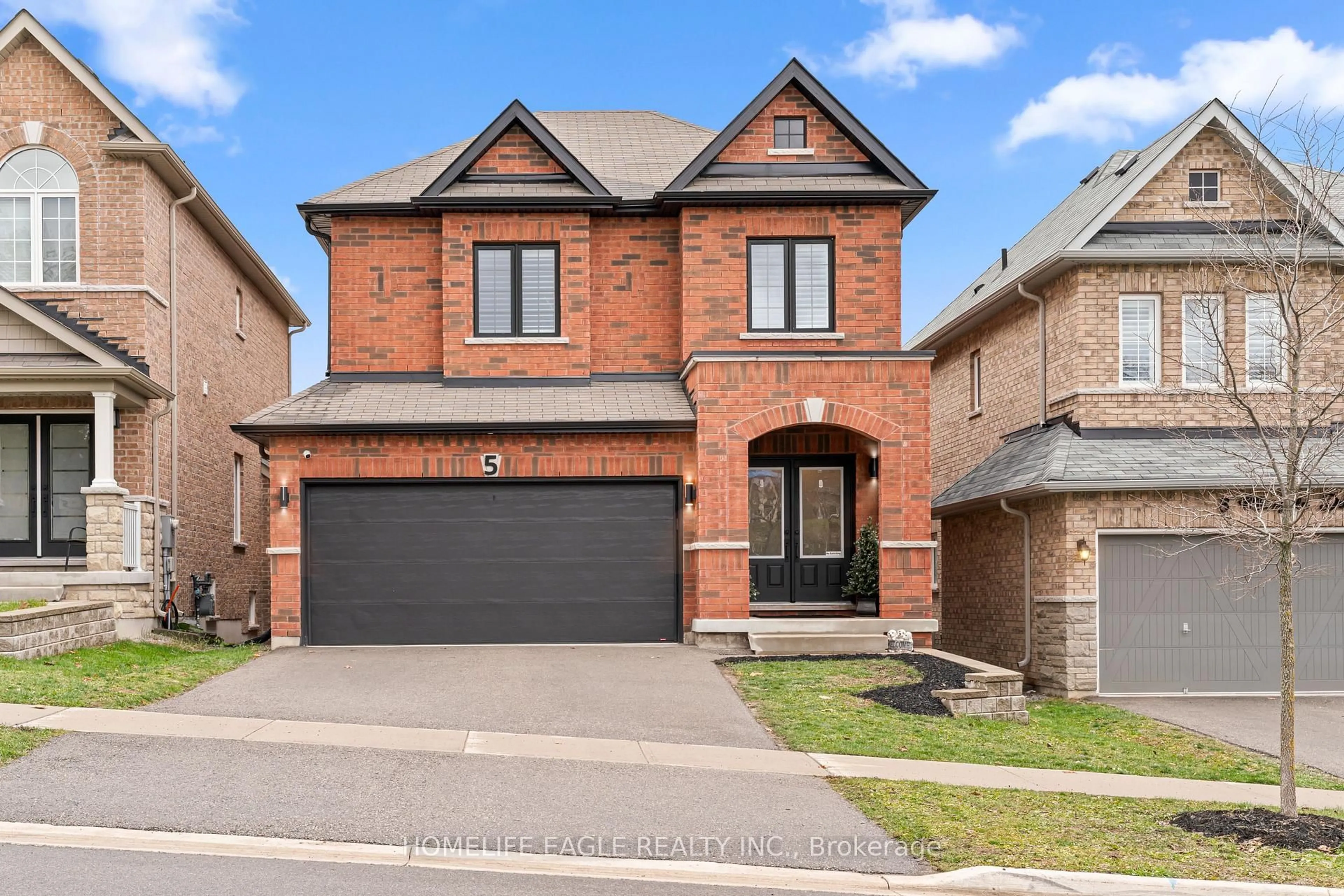 Home with brick exterior material, street for 5 Muirfield Dr, Barrie Ontario L4N 5E9
