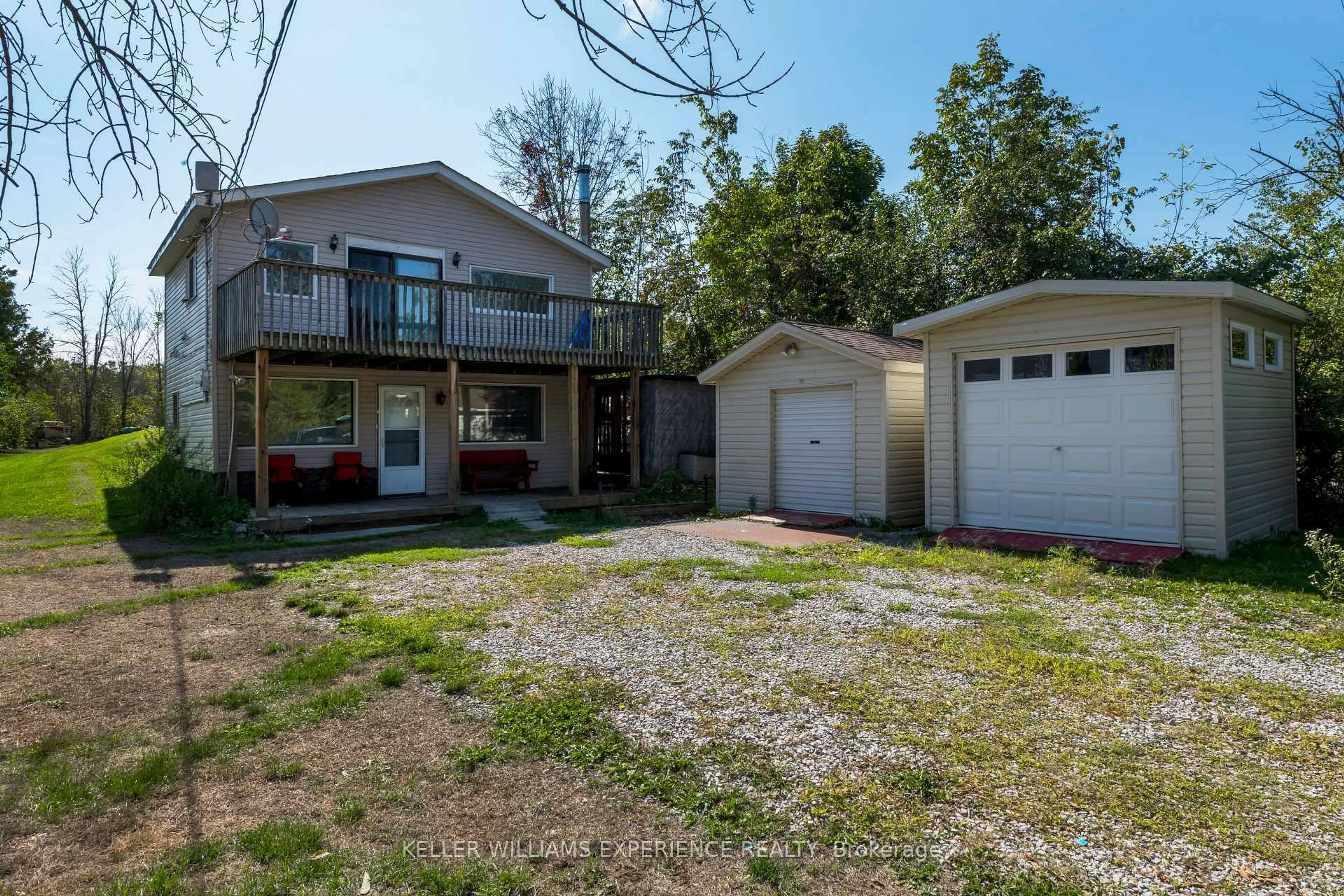 A pic from outside/outdoor area/front of a property/back of a property/a pic from drone, street for 1153 Sylvan Glen Dr, Ramara Ontario L0K 1B0