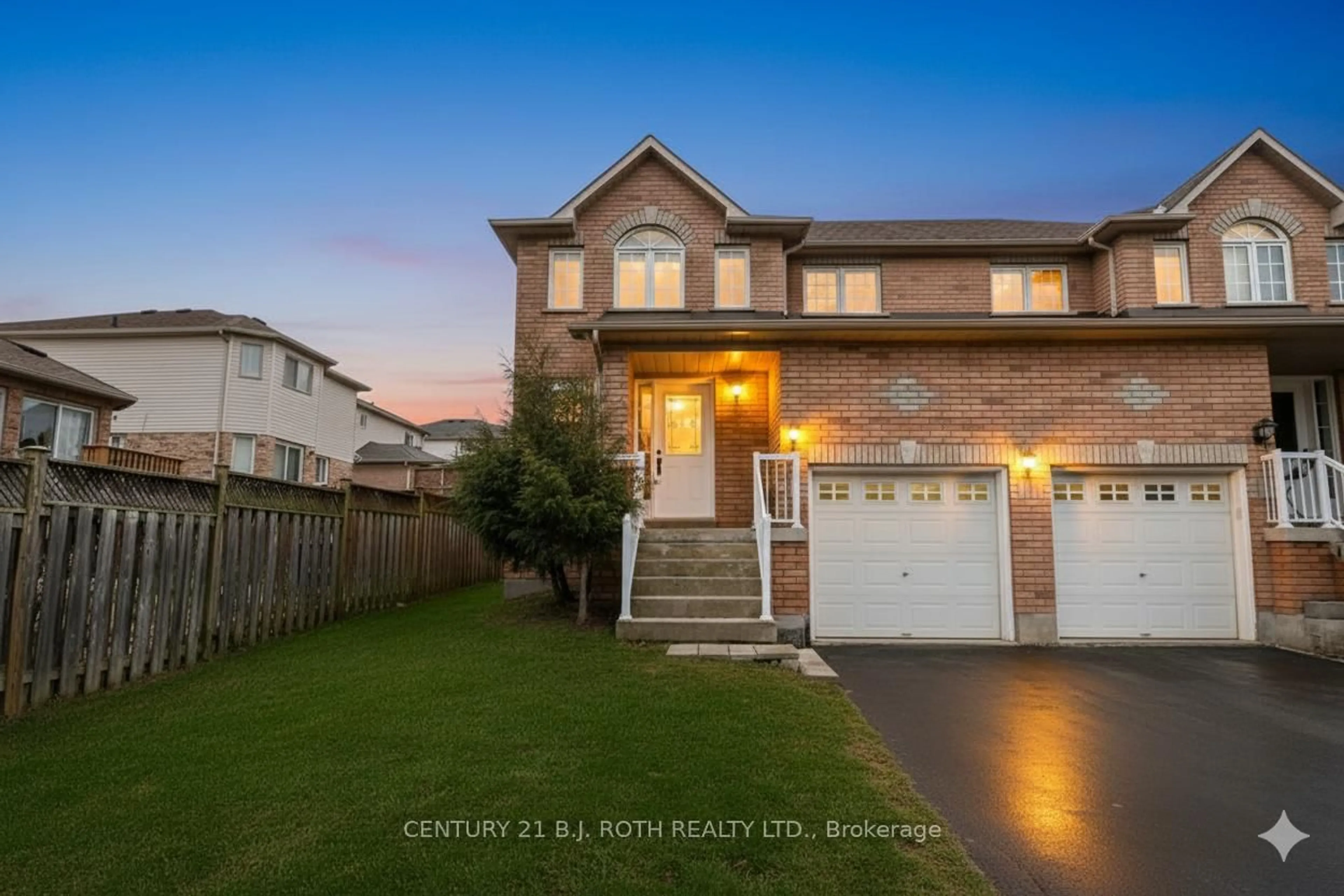 Home with vinyl exterior material, street for 5 Peter St, Barrie Ontario L4N 5R2